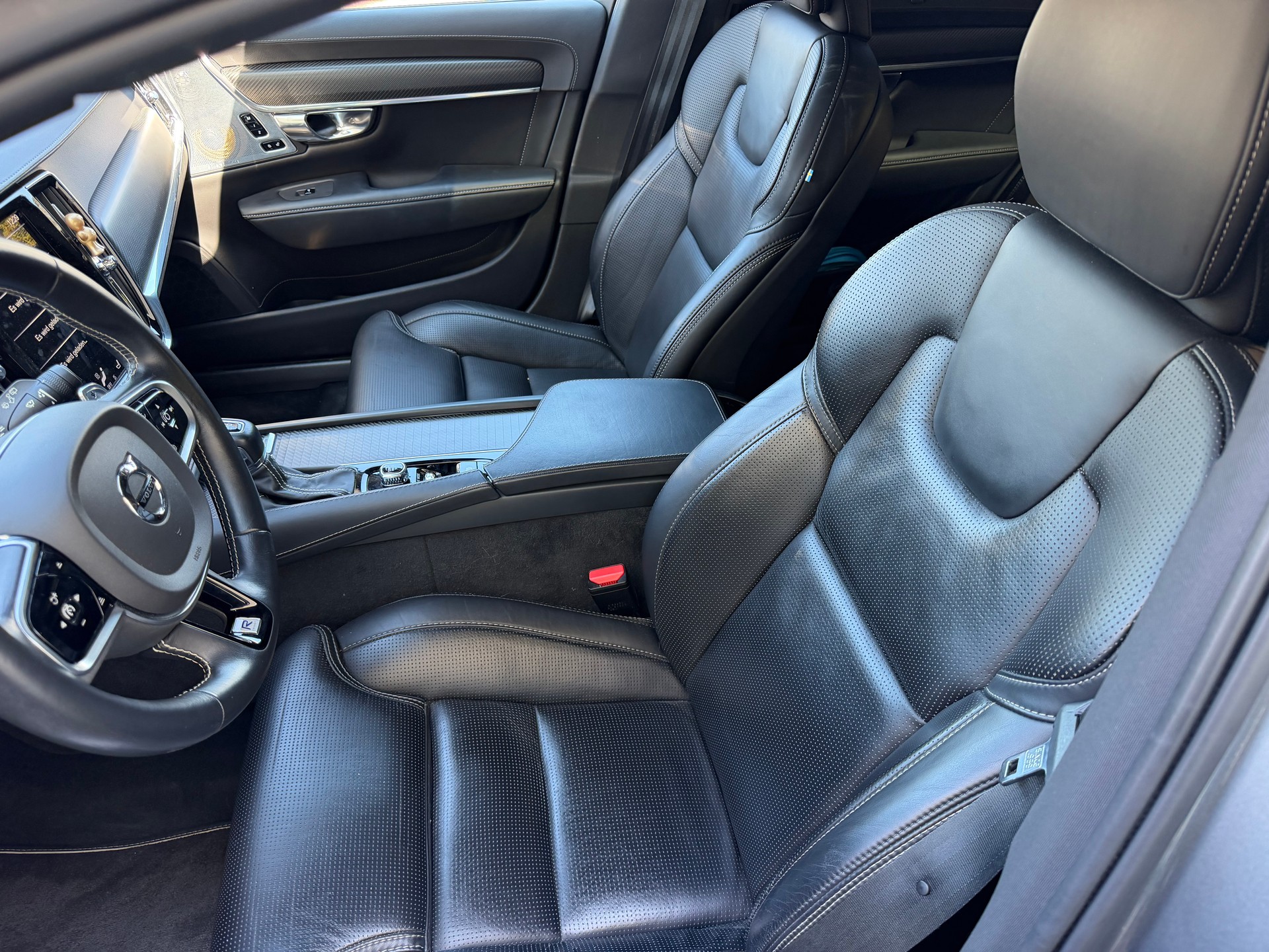 VOLVO 2.0 T6 R-Design AWD-image-5