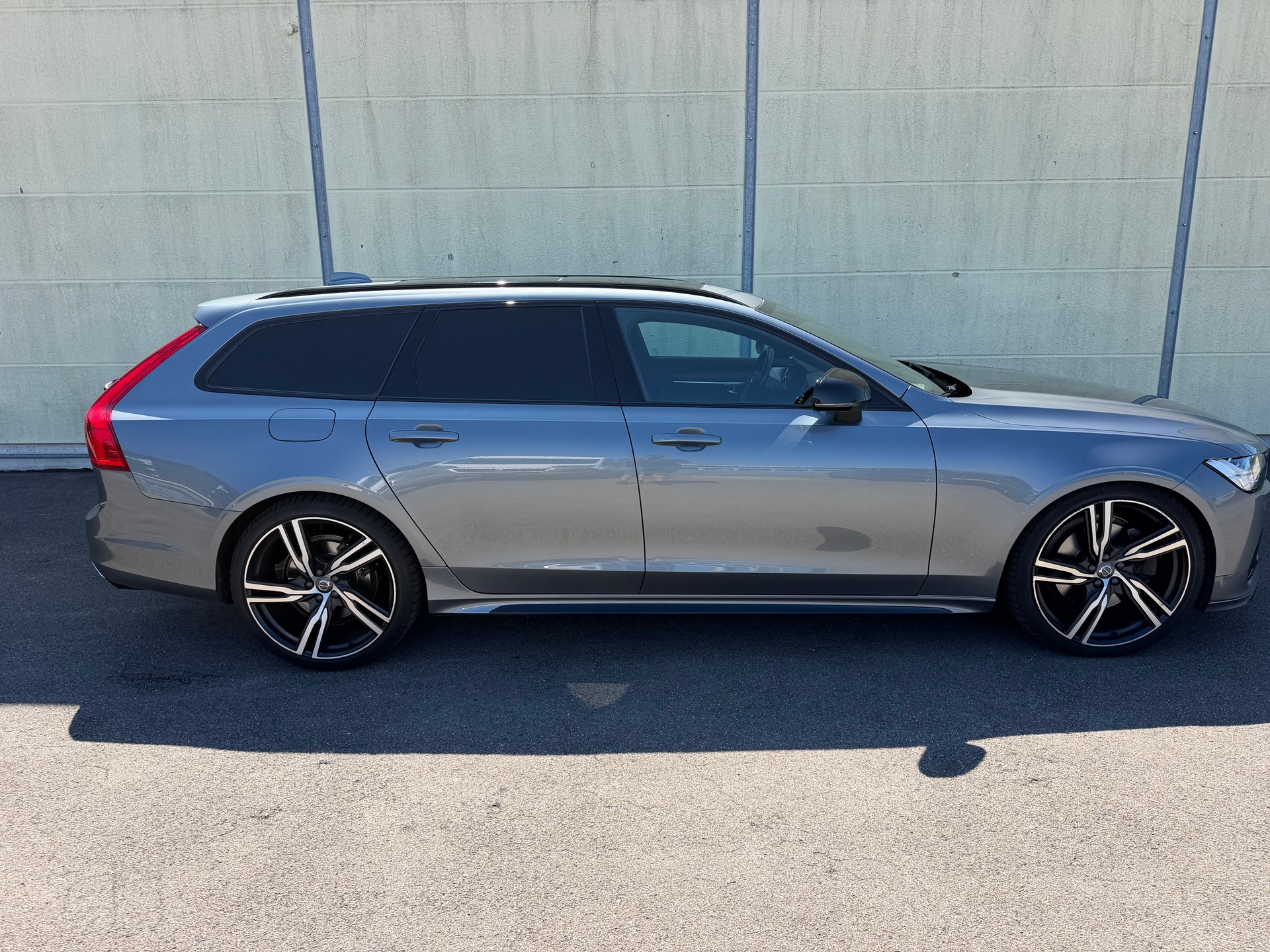 VOLVO 2.0 T6 R-Design AWD-image-2