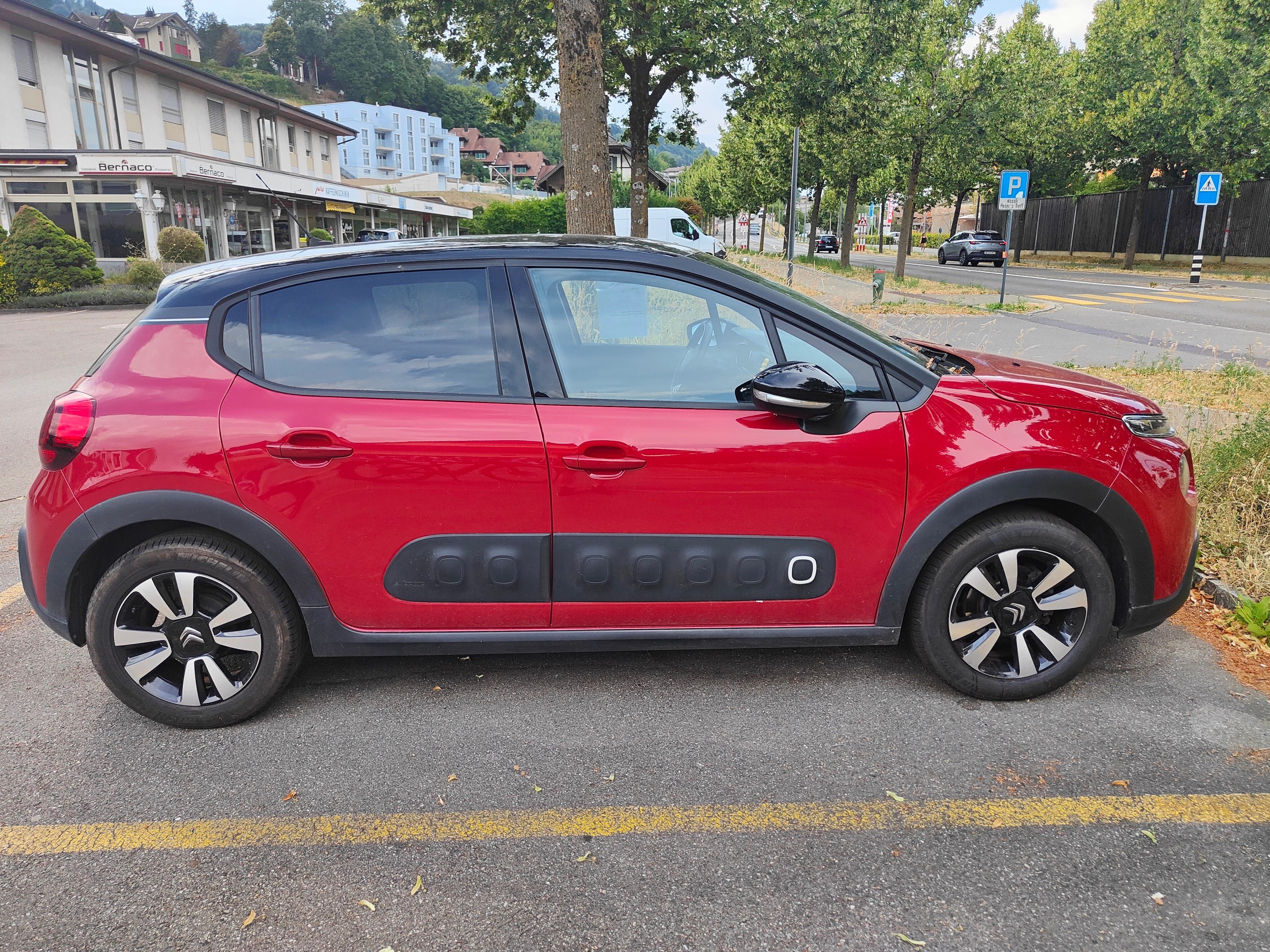 Car photo
