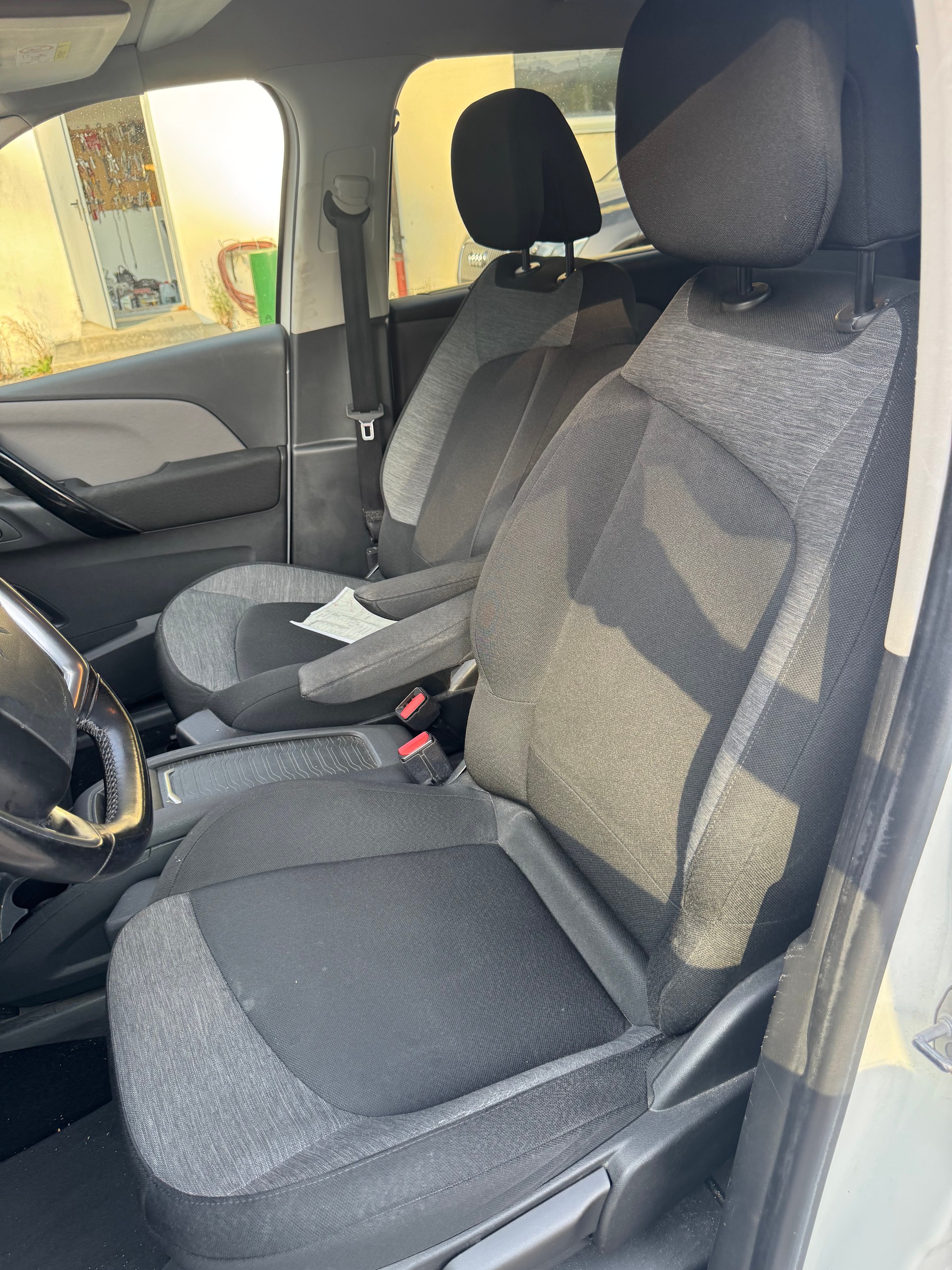 CITROEN Grand C4 Picasso 1.6 BlueHDi Feel EAT6-image-11