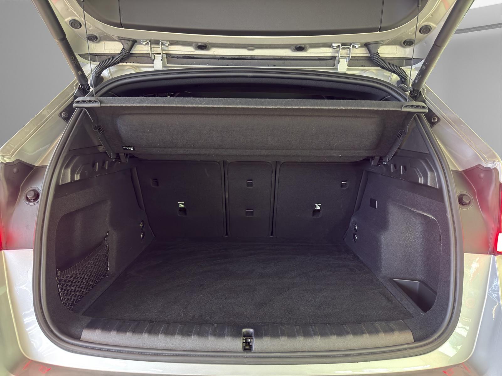 BMW iX1 30 xDrive M-SportPaket-image-21