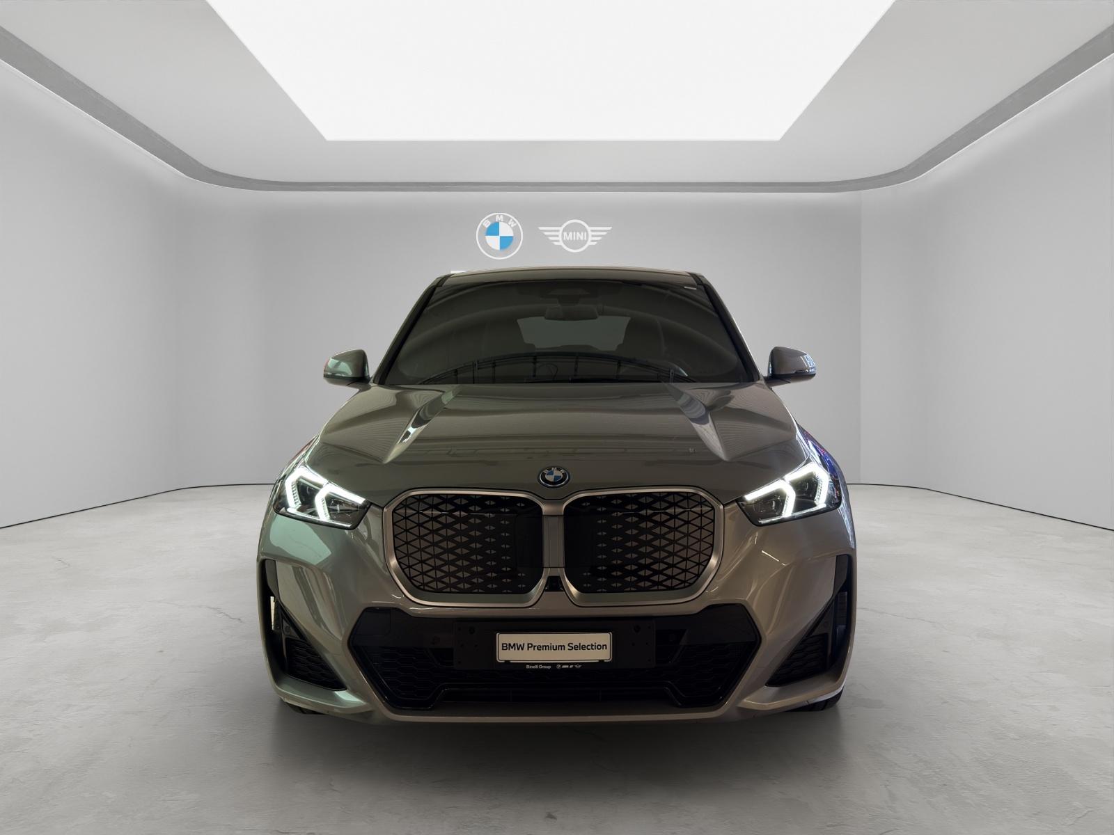 BMW iX1 30 xDrive M-SportPaket-image-8