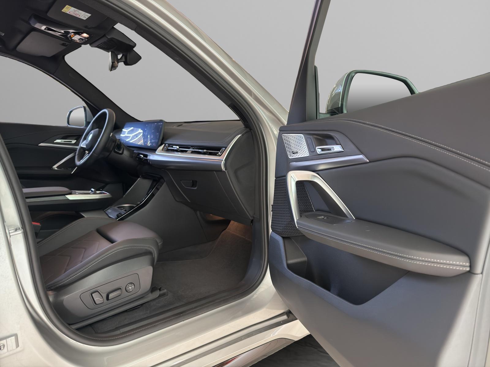 BMW iX1 30 xDrive M-SportPaket-image-19