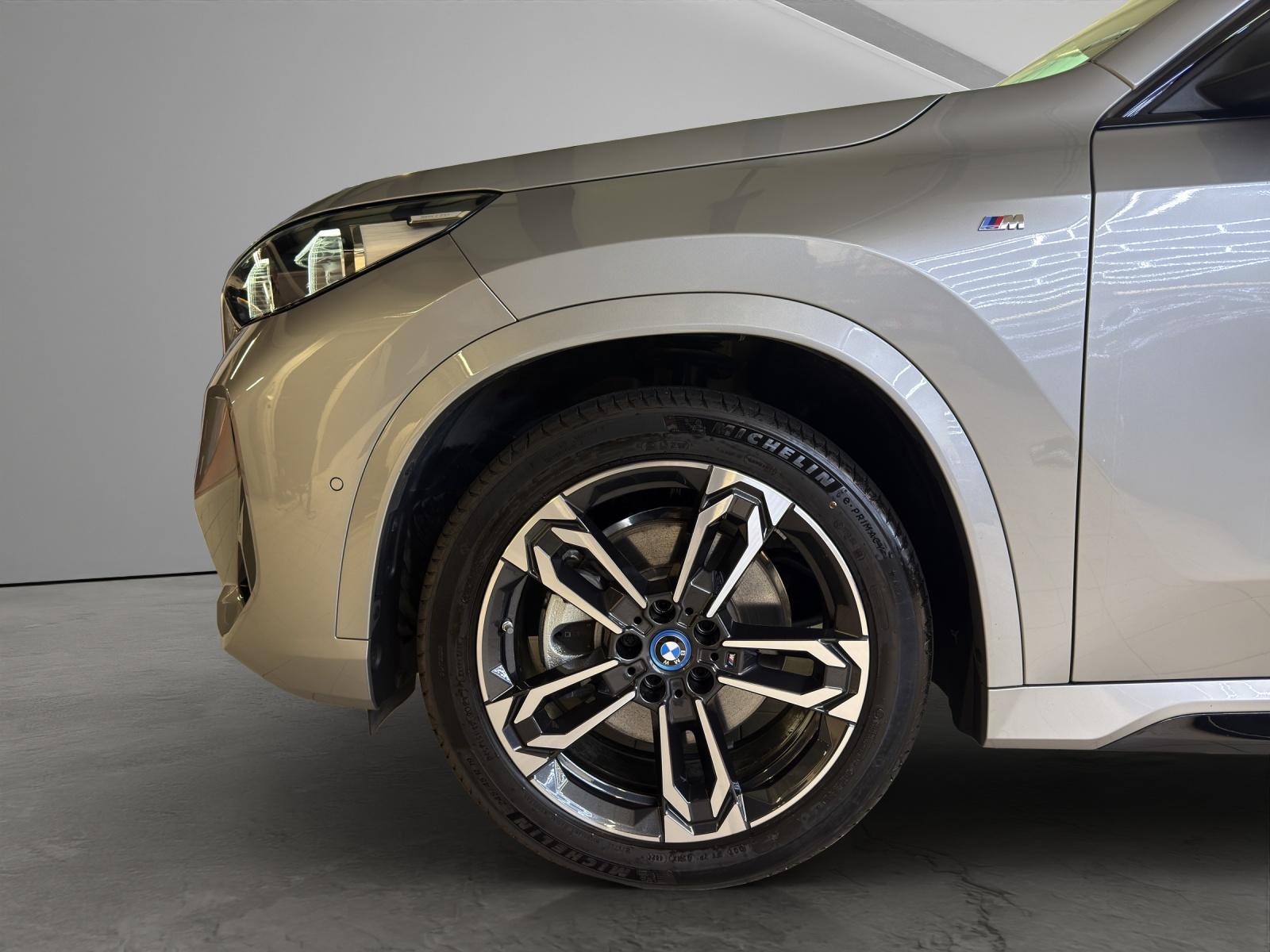 BMW iX1 30 xDrive M-SportPaket-image-22