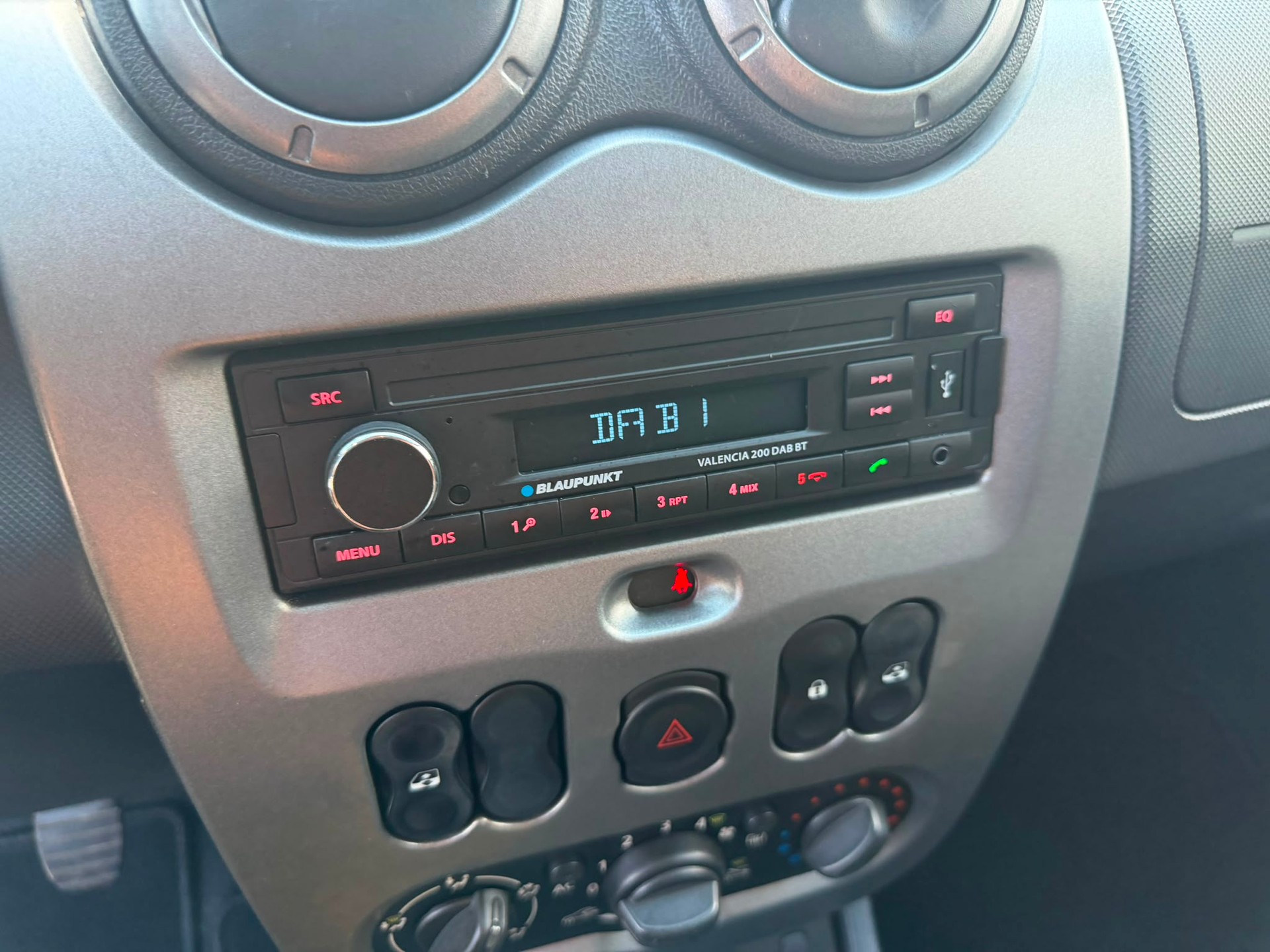 DACIA Duster 1.6 4x4-image-12