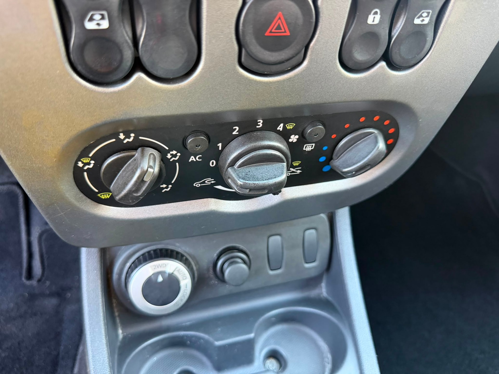DACIA Duster 1.6 4x4-image-11
