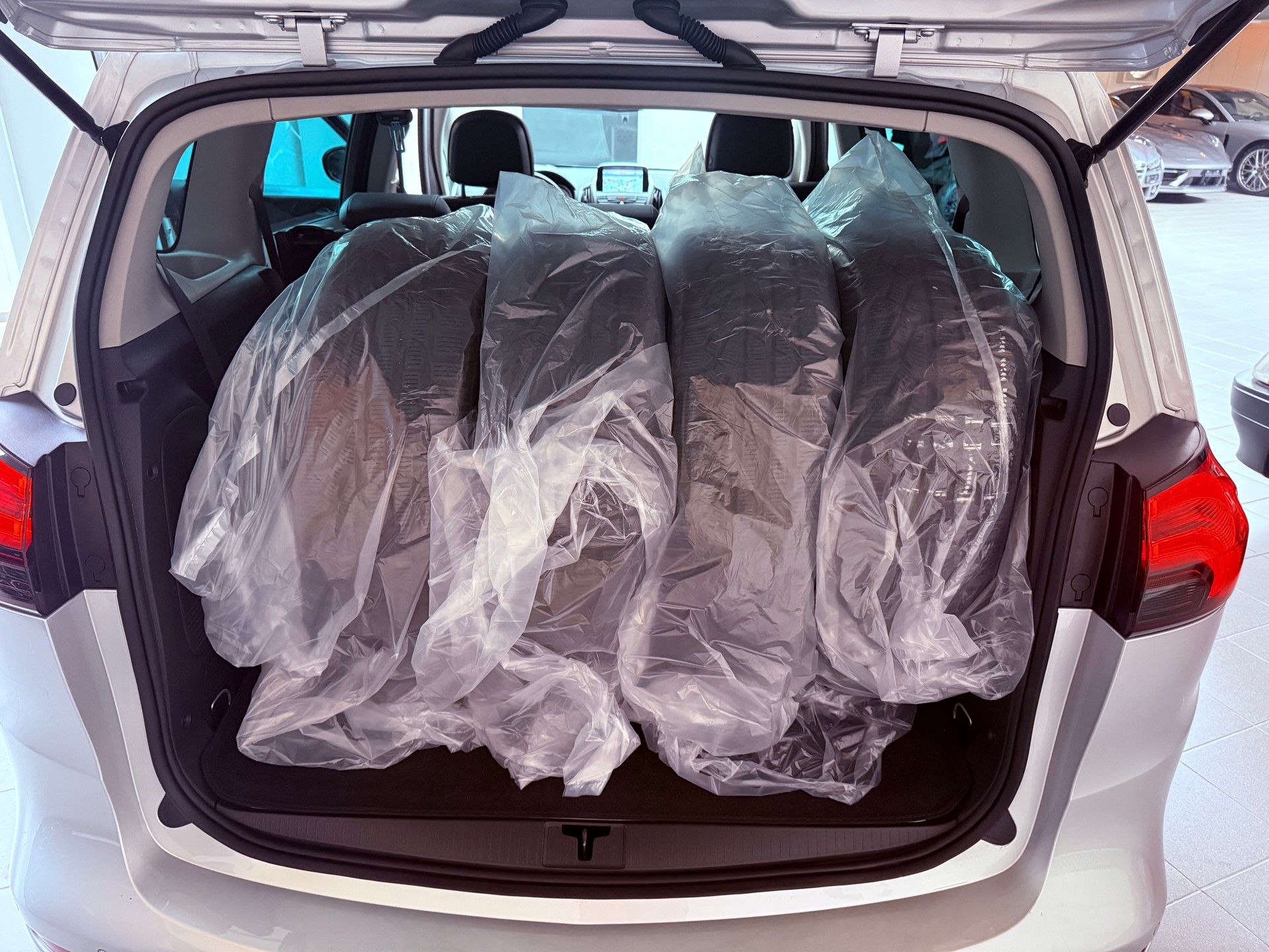 OPEL Zafira Tourer 1.4i 16V Turbo Sport Automatic-image-9
