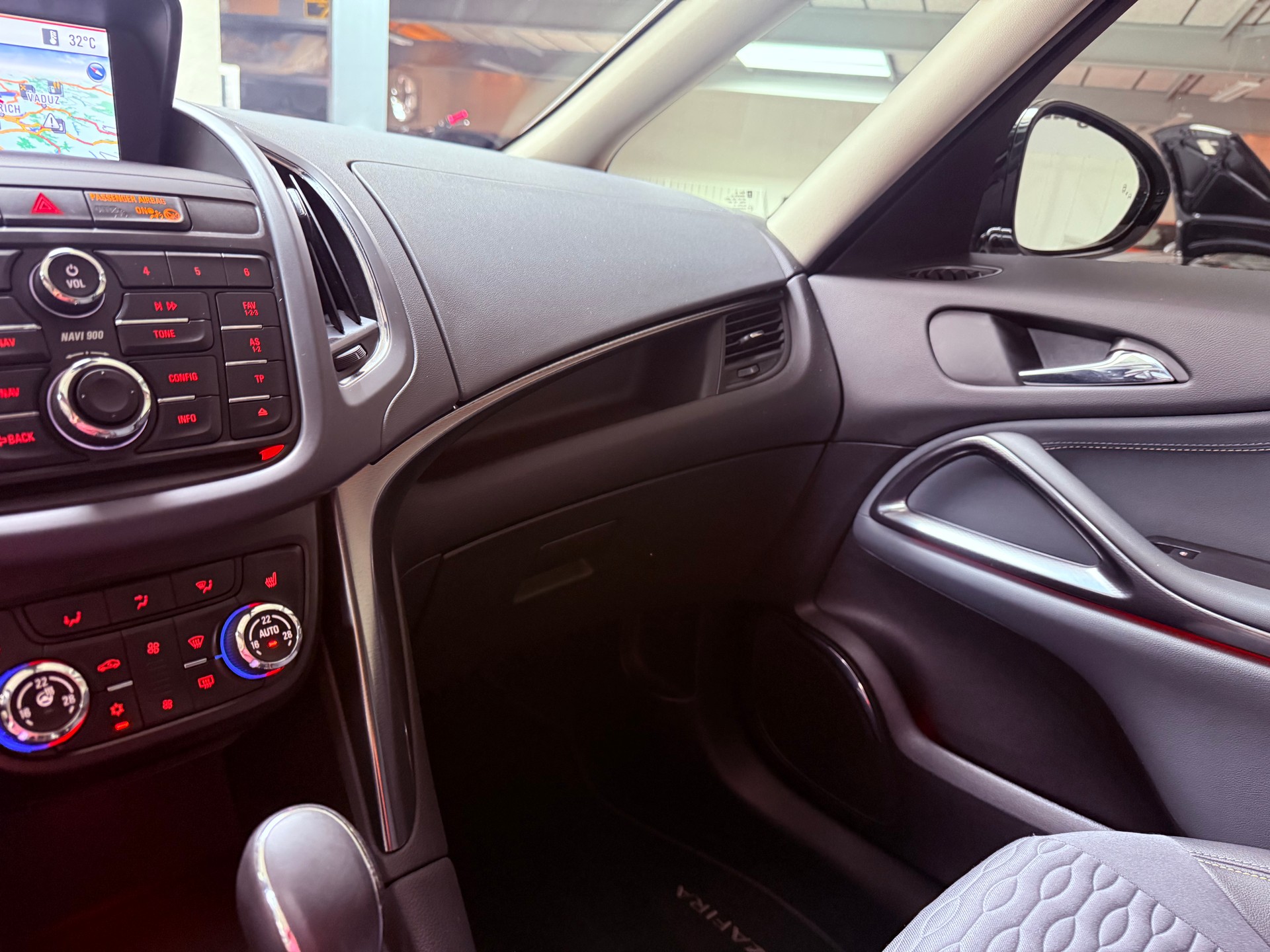 OPEL Zafira Tourer 1.4i 16V Turbo Sport Automatic-image-13