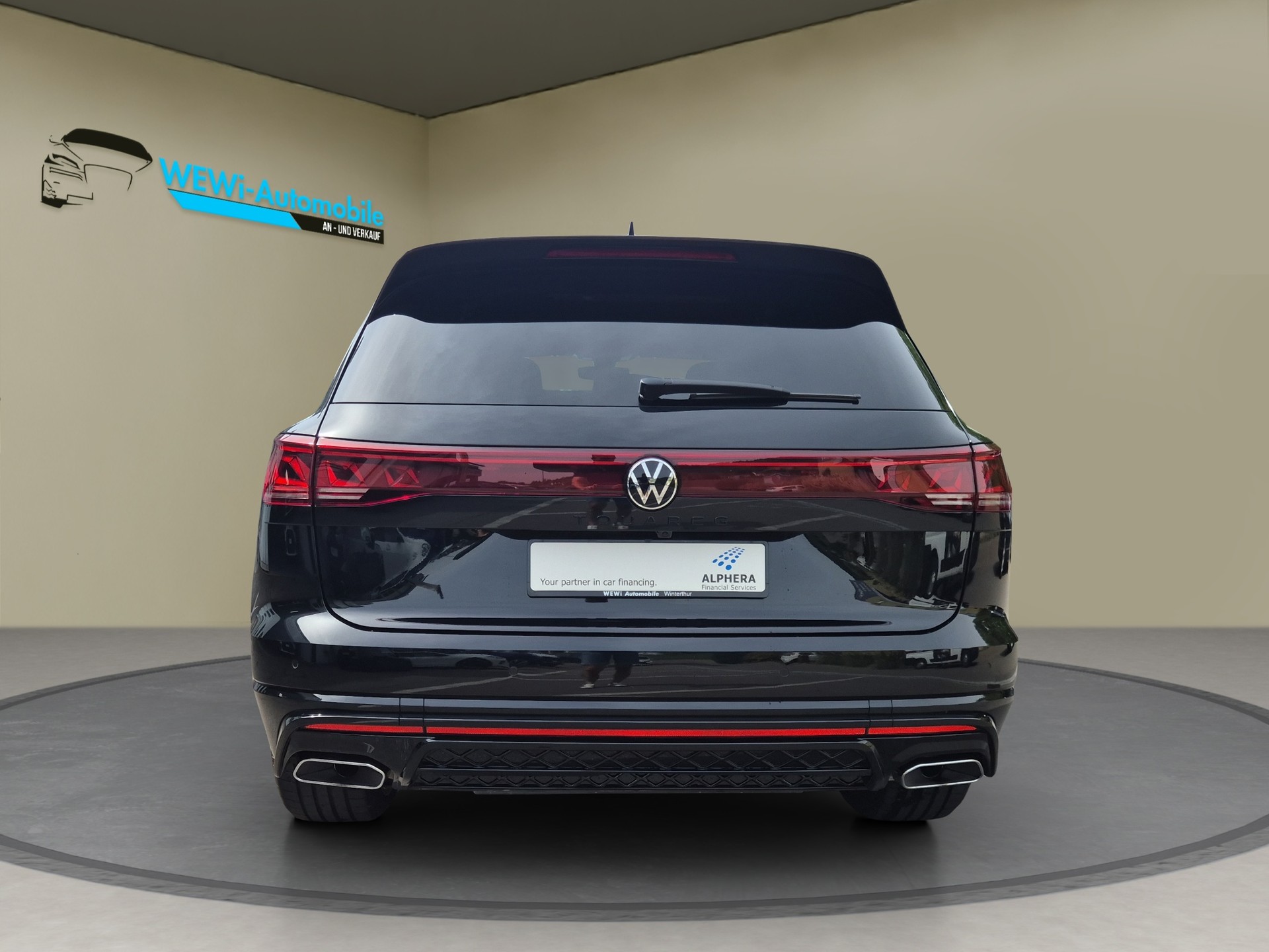 VW Touareg 3.0 TDI R-Line Tiptronic-image-3