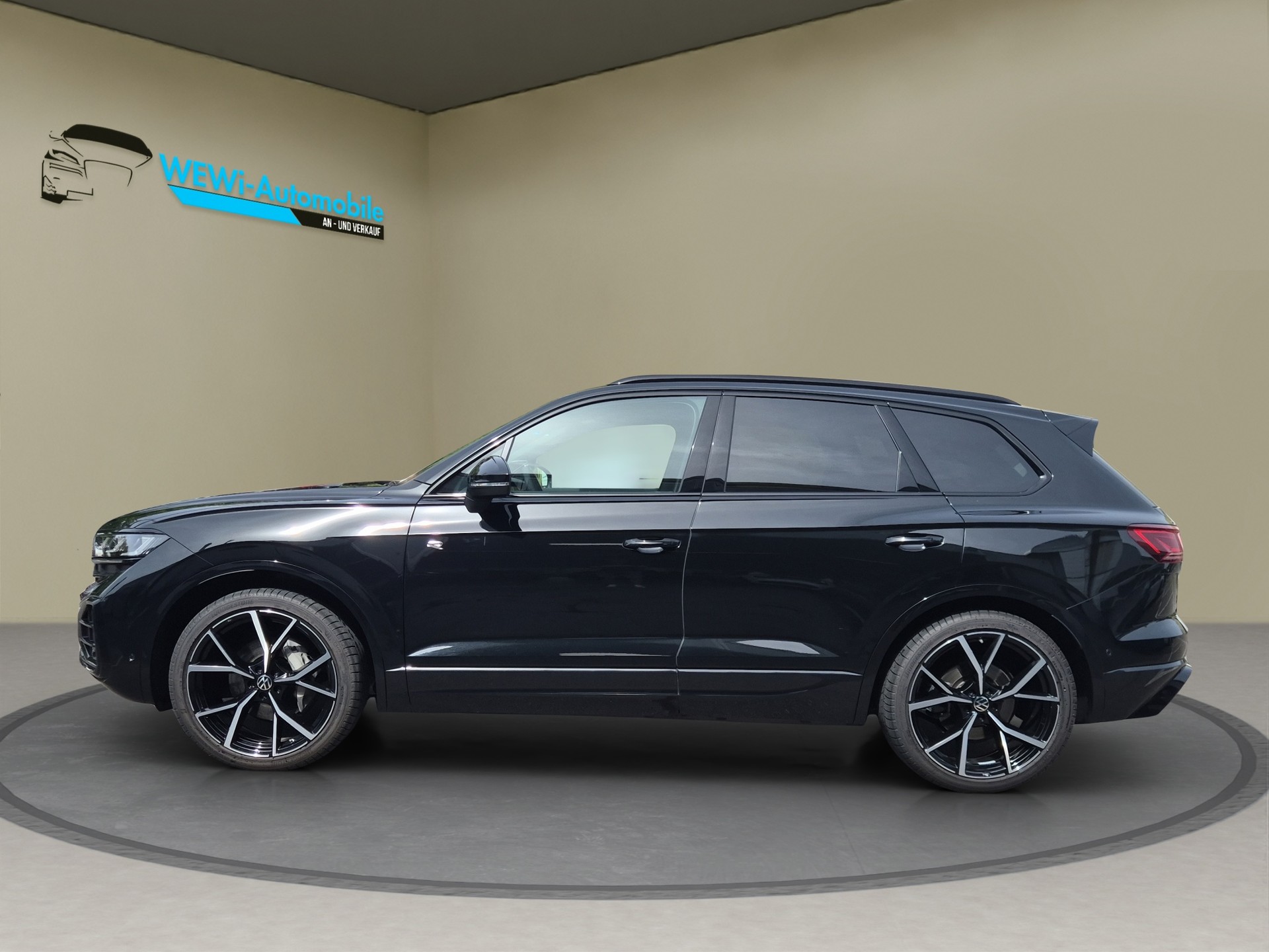 VW Touareg 3.0 TDI R-Line Tiptronic-image-1