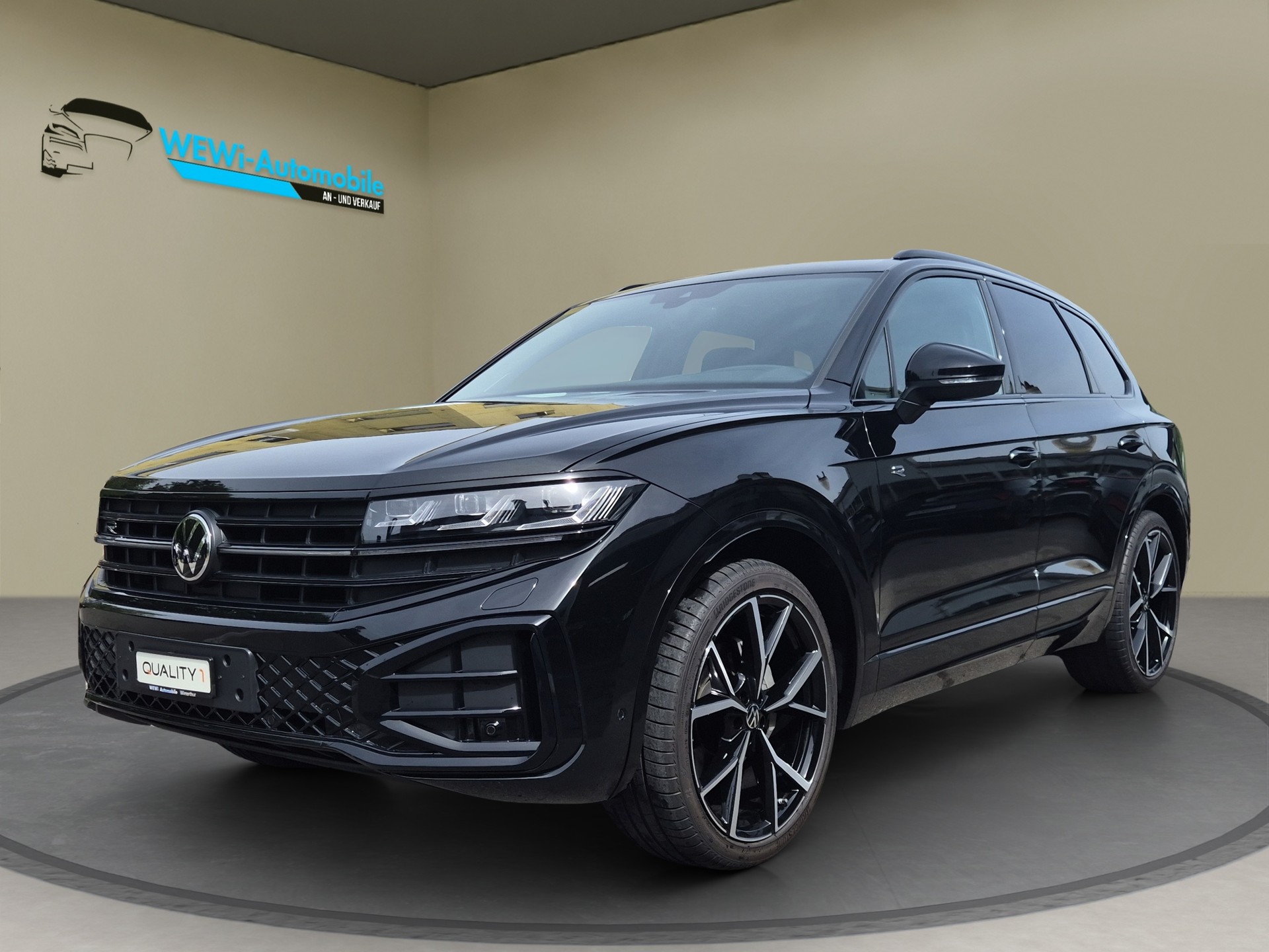 VW Touareg 3.0 TDI R-Line Tiptronic-image-0