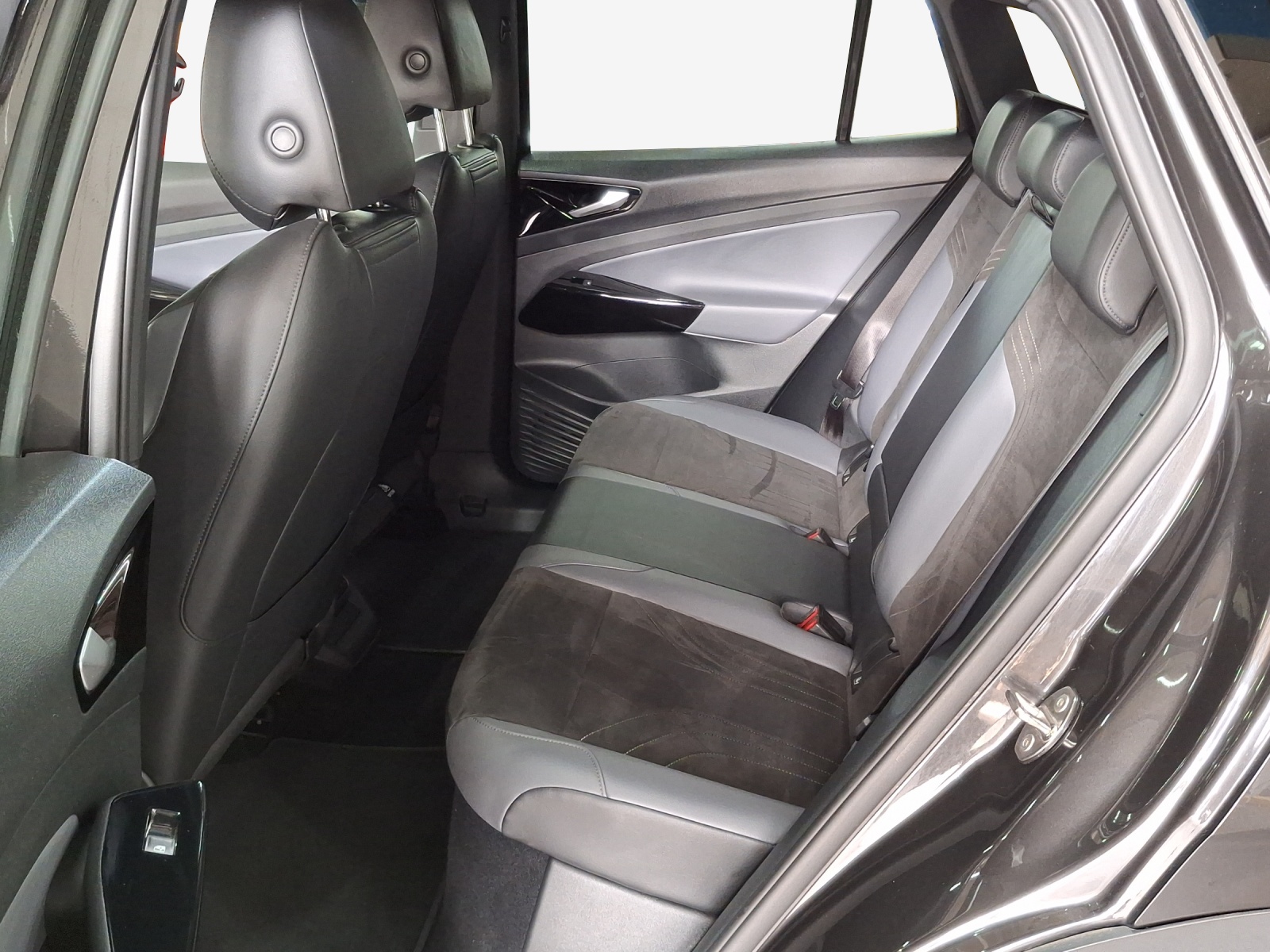 VW ID.4 Pro Performance 77 kWh Life Plus-image-11