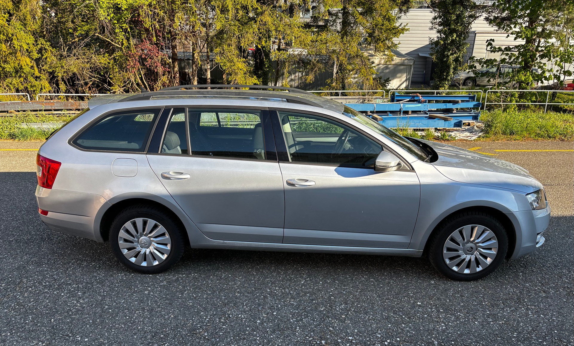 SKODA Octavia Combi 2.0 TDI Ambition 4x4-image-3