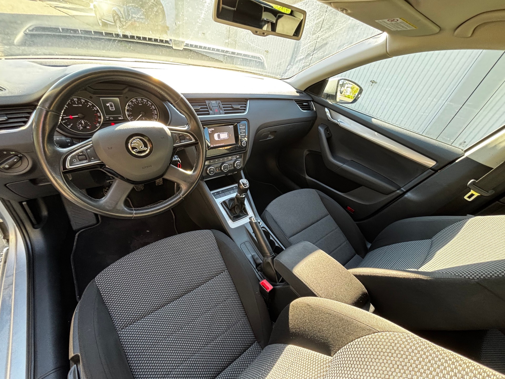 SKODA Octavia Combi 2.0 TDI Ambition 4x4-image-9