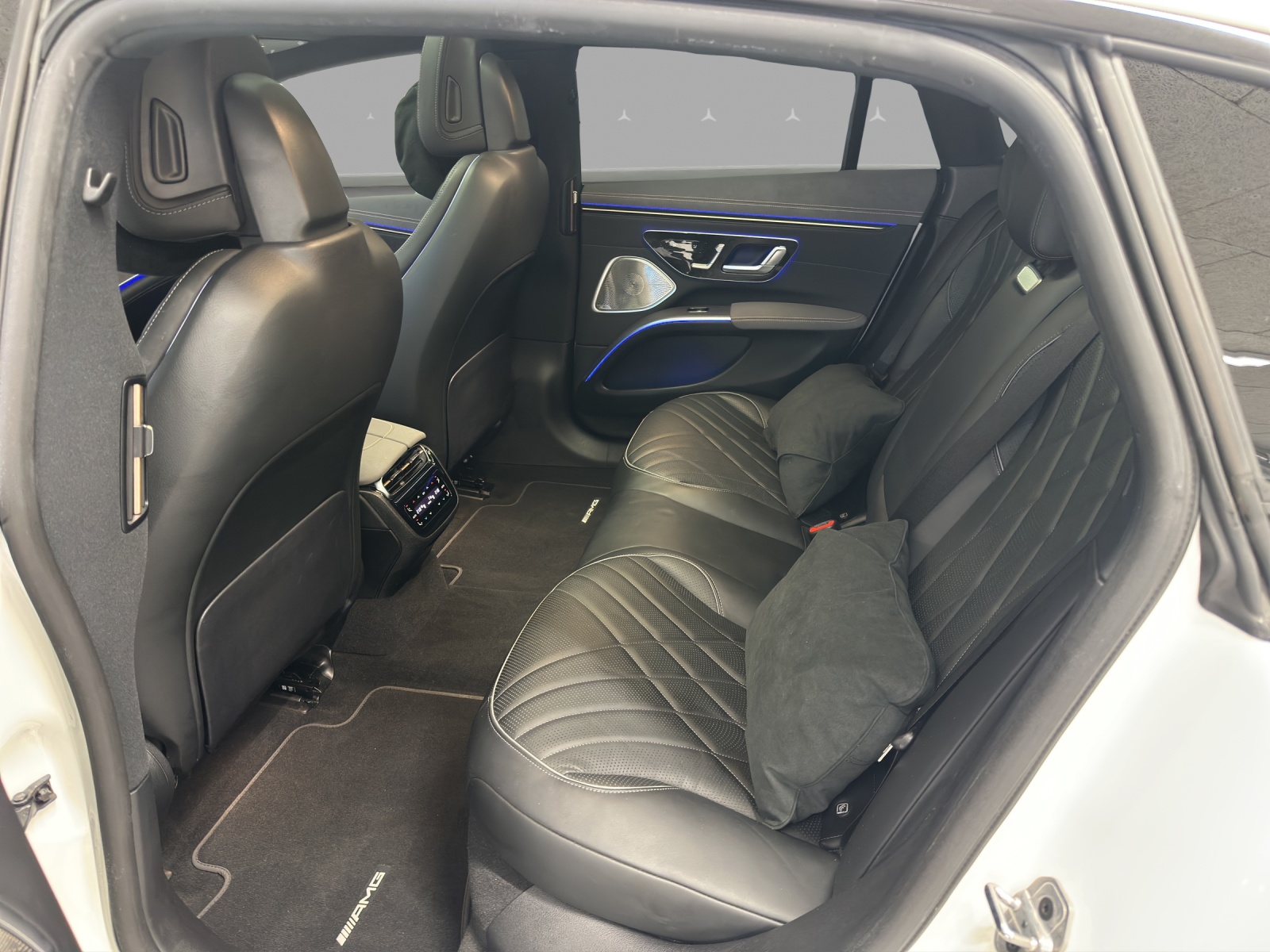 MERCEDES-BENZ EQS 580 AMG Line 4Matic-image-13
