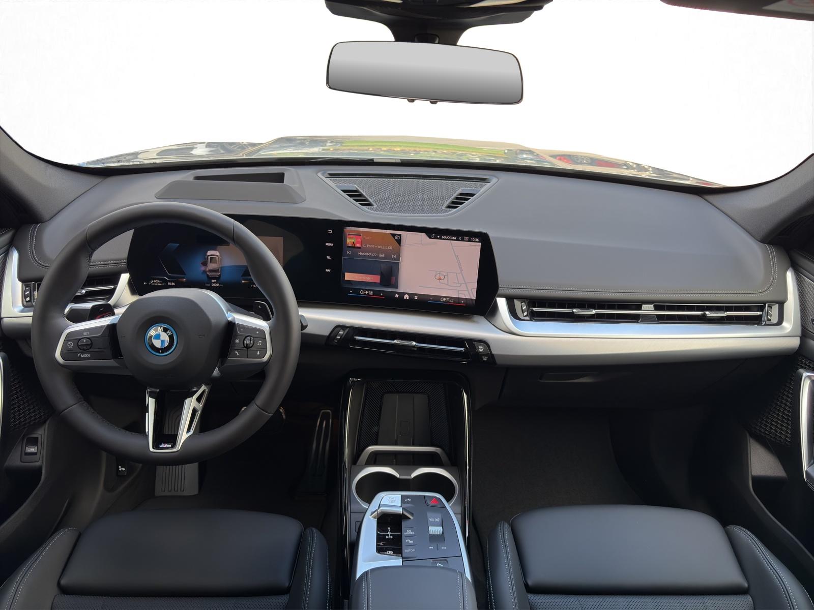 BMW X1 30e xDrive-image-12