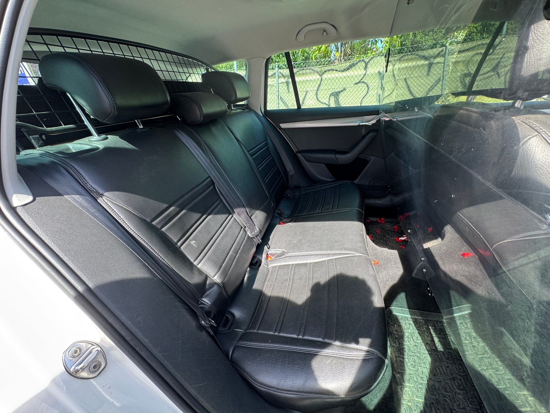 SKODA Octavia Combi 1.8 TSI Ambition DSG-image-8