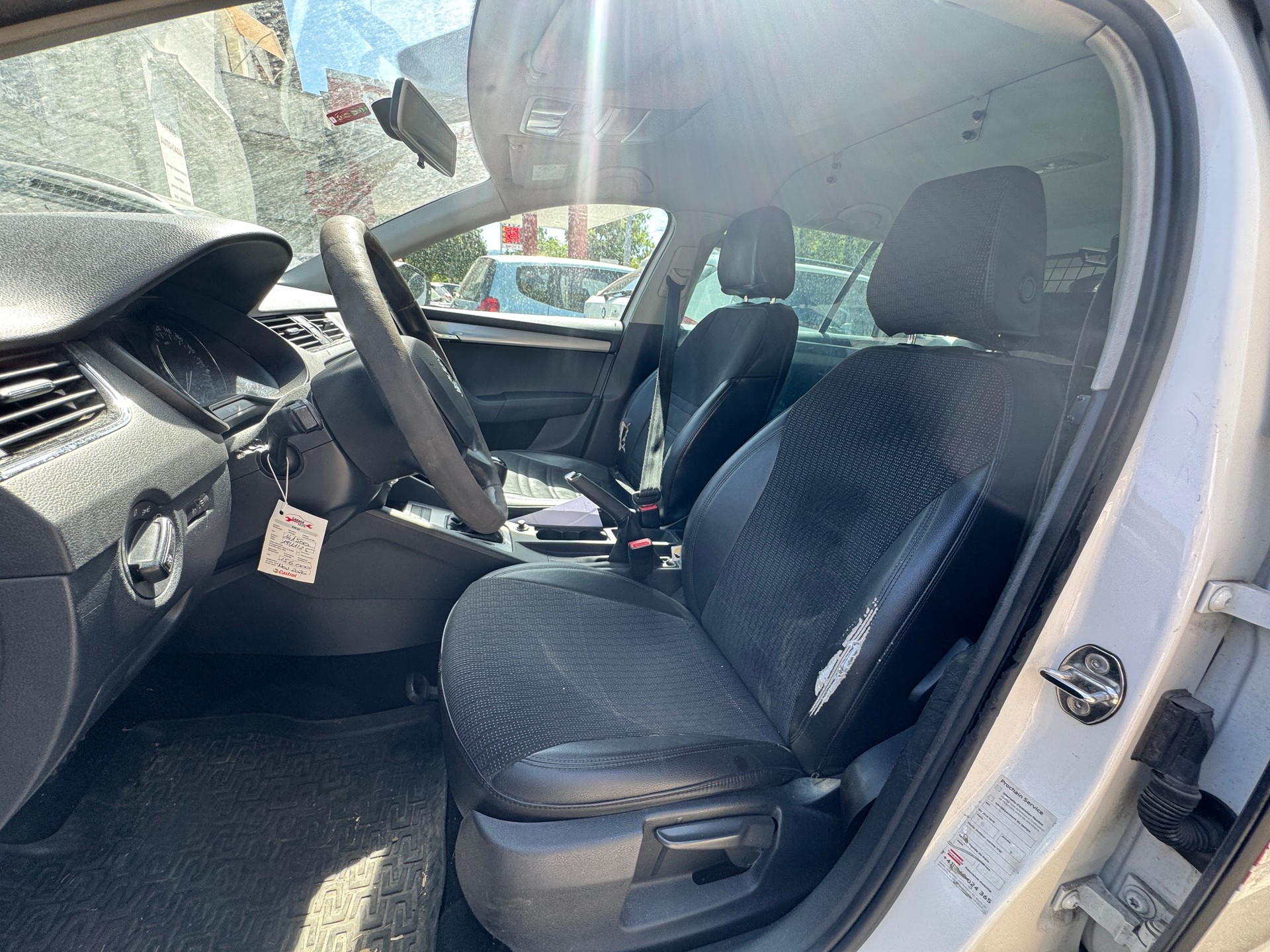 SKODA Octavia Combi 1.8 TSI Ambition DSG-image-6