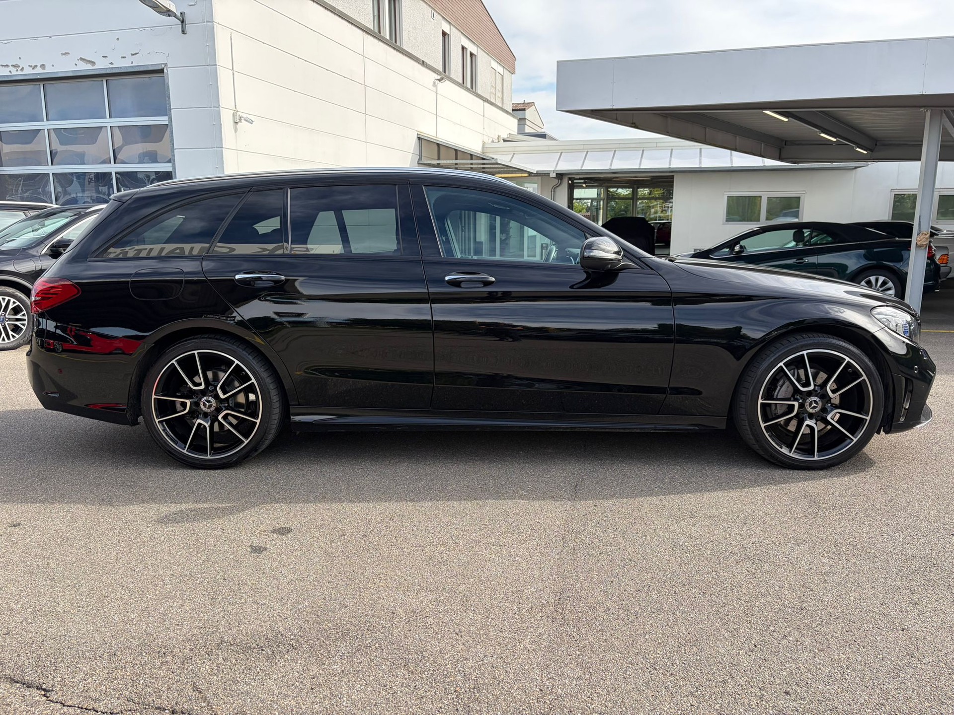 MERCEDES-BENZ C 220 d Swiss Star AMG Line 4M 9G-Tronic-image-4
