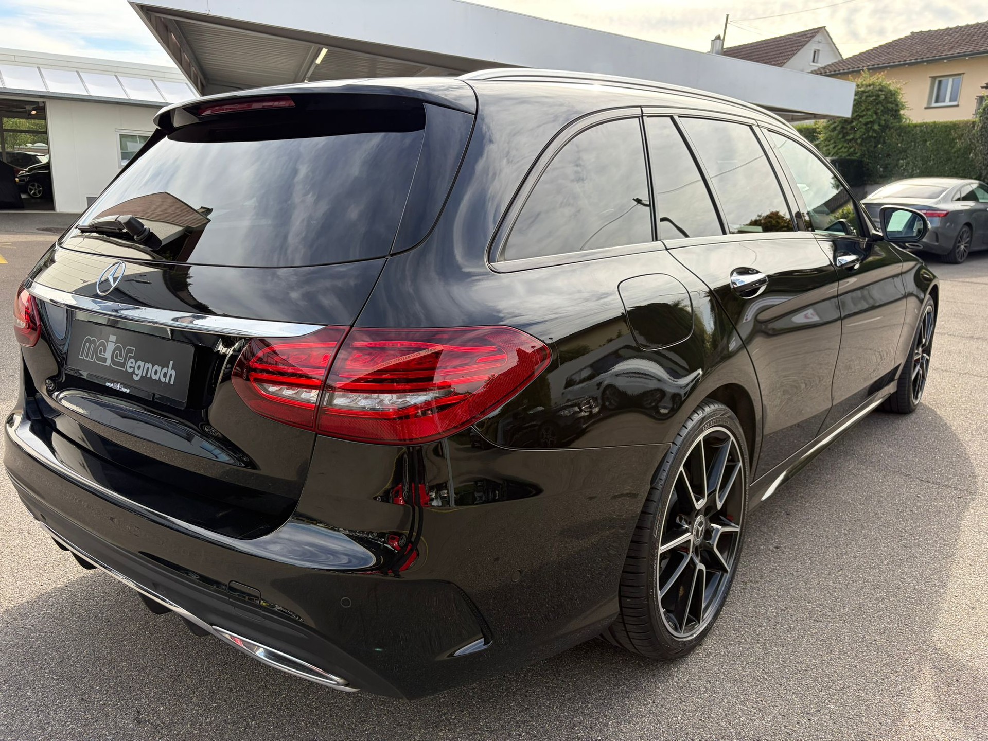 MERCEDES-BENZ C 220 d Swiss Star AMG Line 4M 9G-Tronic-image-8