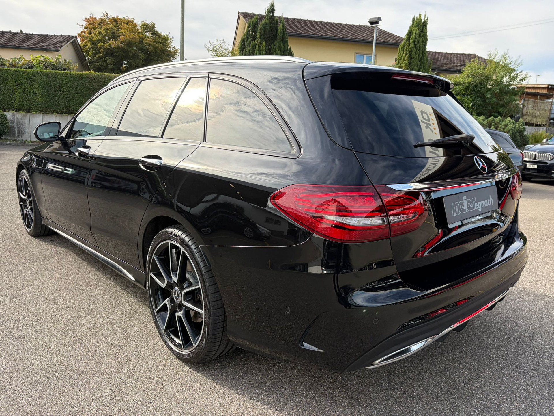 MERCEDES-BENZ C 220 d Swiss Star AMG Line 4M 9G-Tronic-image-5