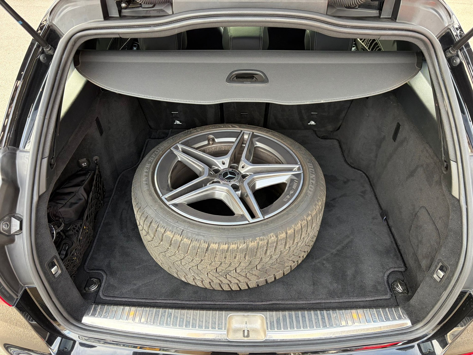 MERCEDES-BENZ C 220 d Swiss Star AMG Line 4M 9G-Tronic-image-7