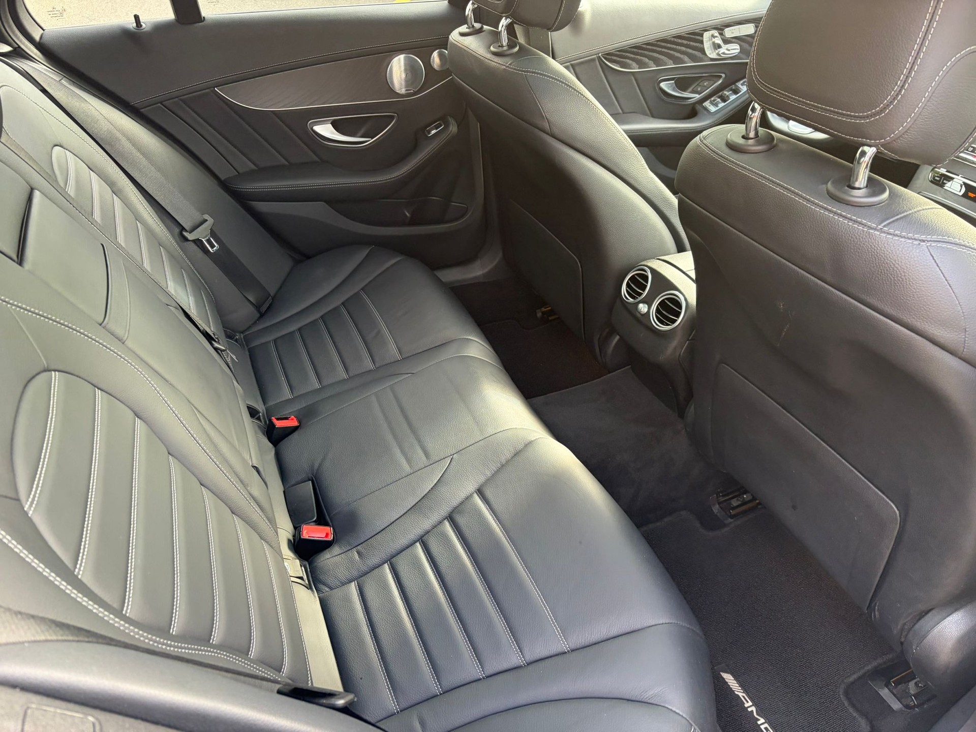 MERCEDES-BENZ C 220 d Swiss Star AMG Line 4M 9G-Tronic-image-14