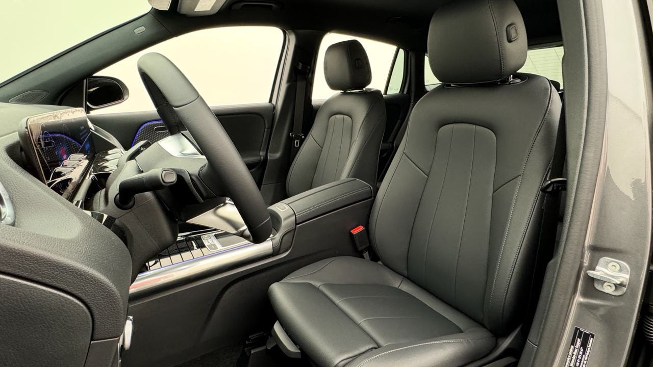 MERCEDES-BENZ GLA 250 e Progressive Line 8G-DCT-image-4