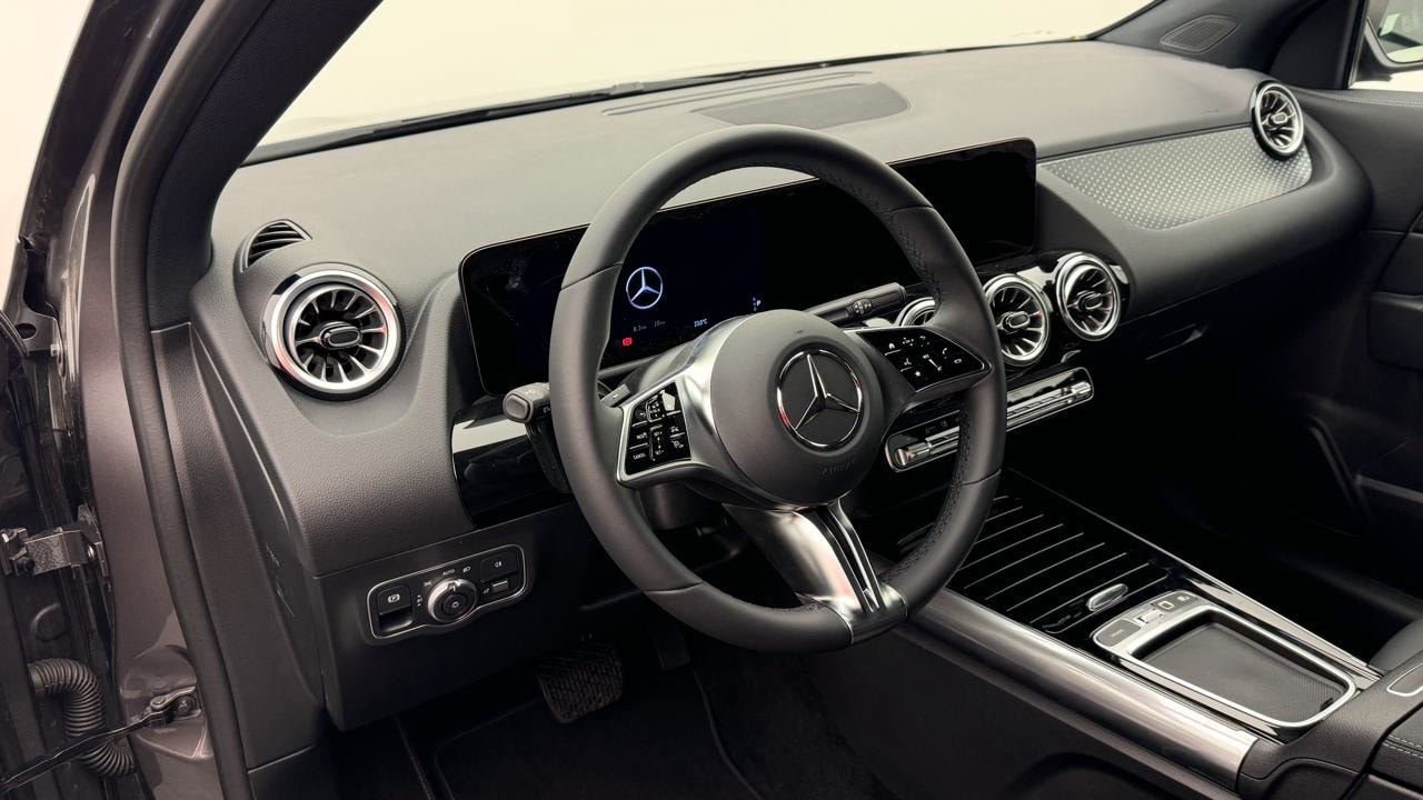 MERCEDES-BENZ GLA 250 e Progressive Line 8G-DCT-image-6