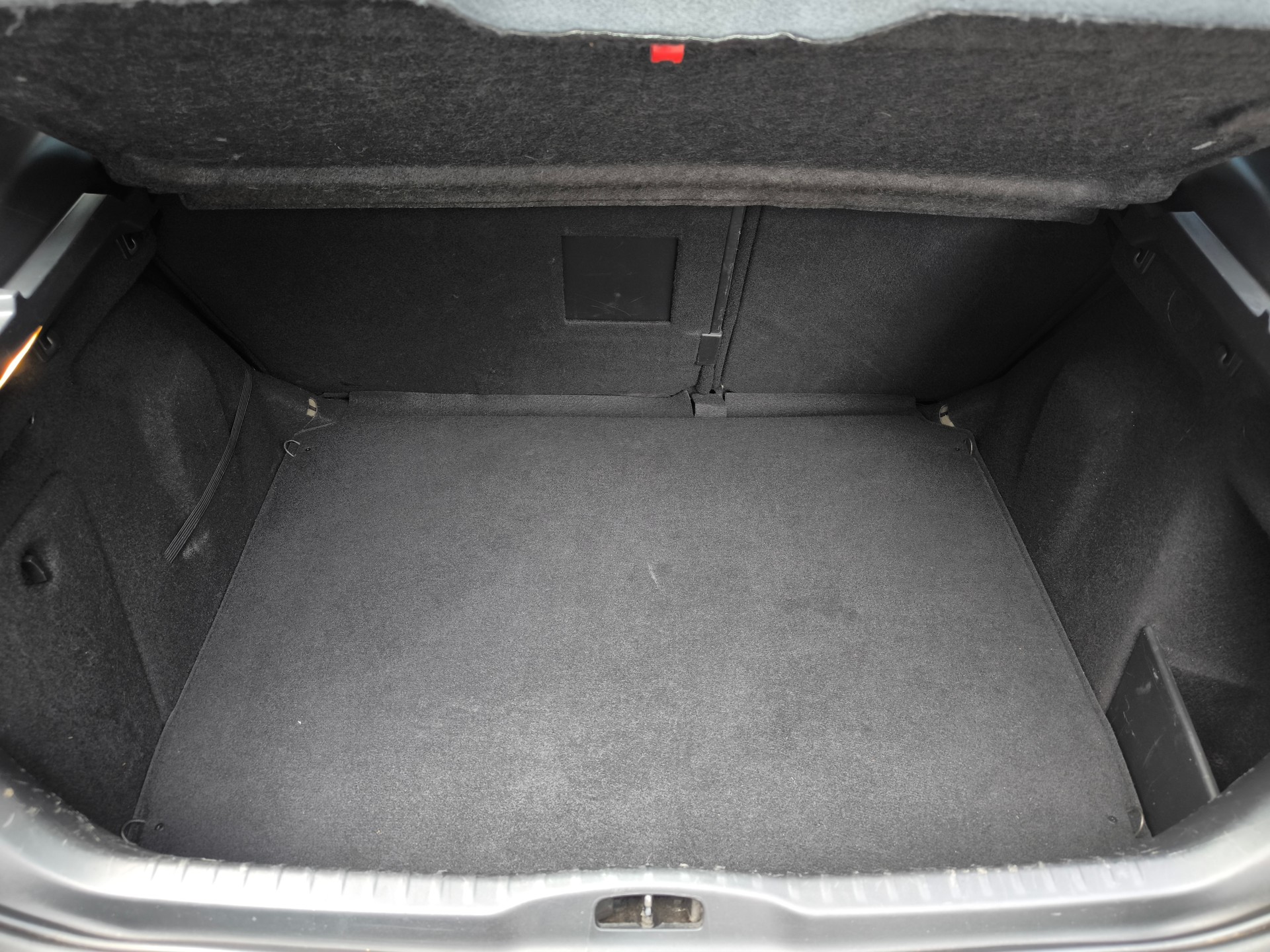PEUGEOT 308 1.6 16V Turbo Allure-image-24