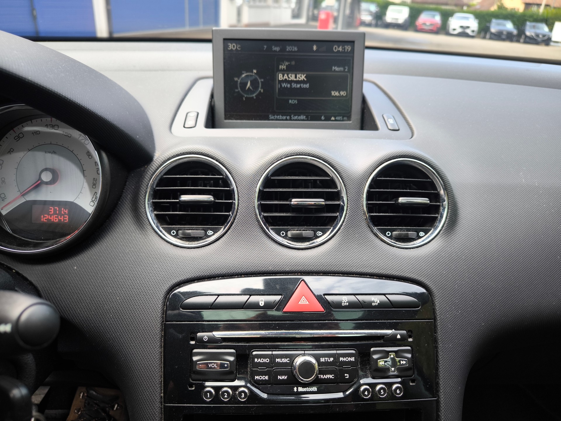 PEUGEOT 308 1.6 16V Turbo Allure-image-19