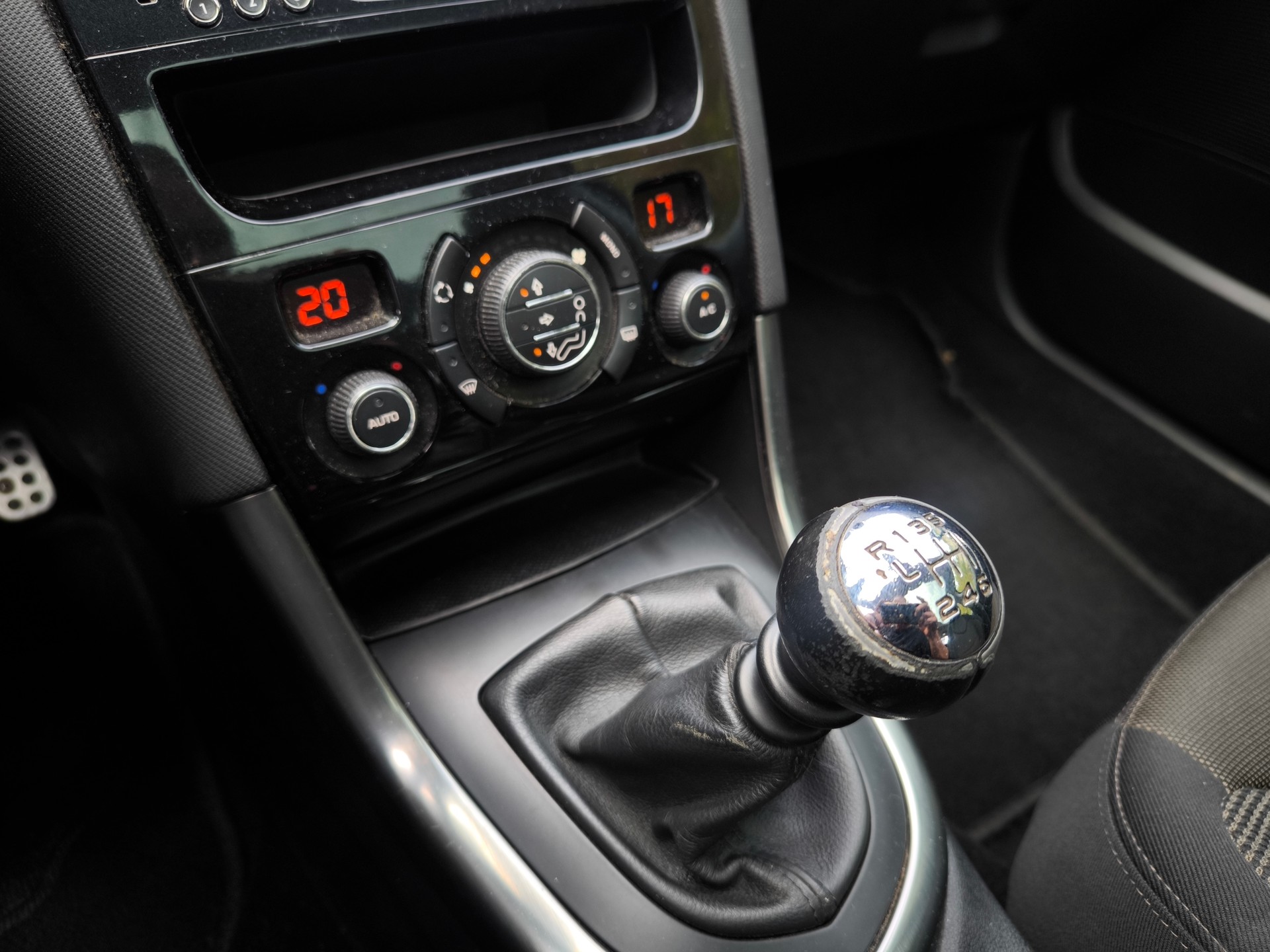 PEUGEOT 308 1.6 16V Turbo Allure-image-20