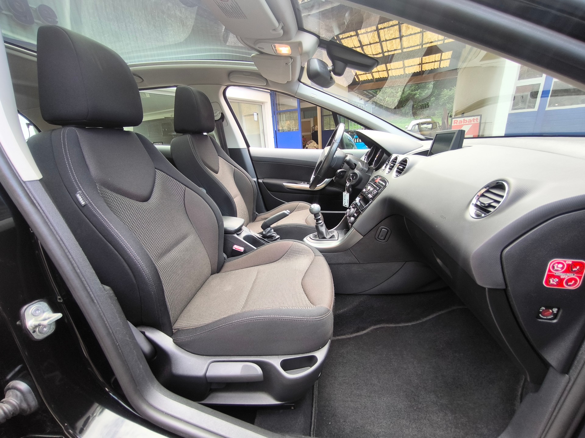 PEUGEOT 308 1.6 16V Turbo Allure-image-21