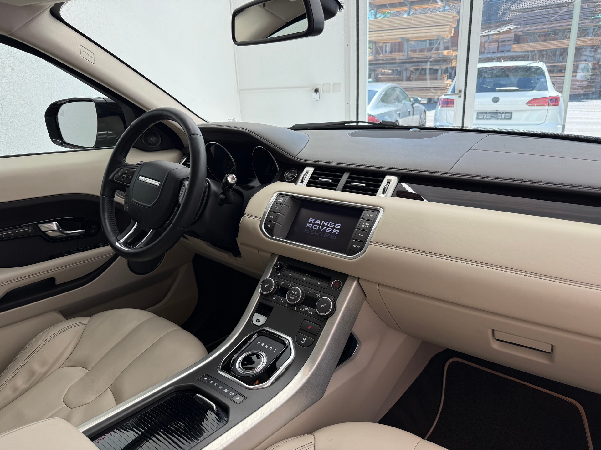 LAND ROVER Range Rover Evoque 2.0 Si4 Prestige-image-12