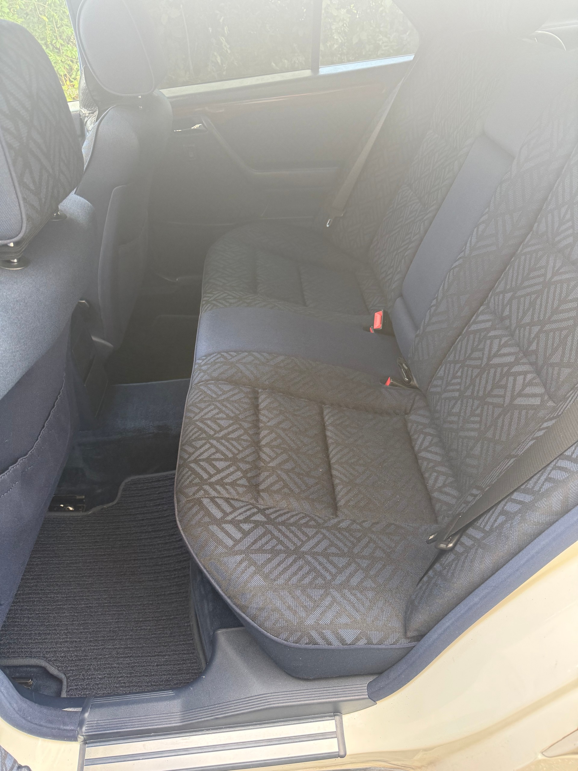 MERCEDES-BENZ C 220 Elégance-image-9