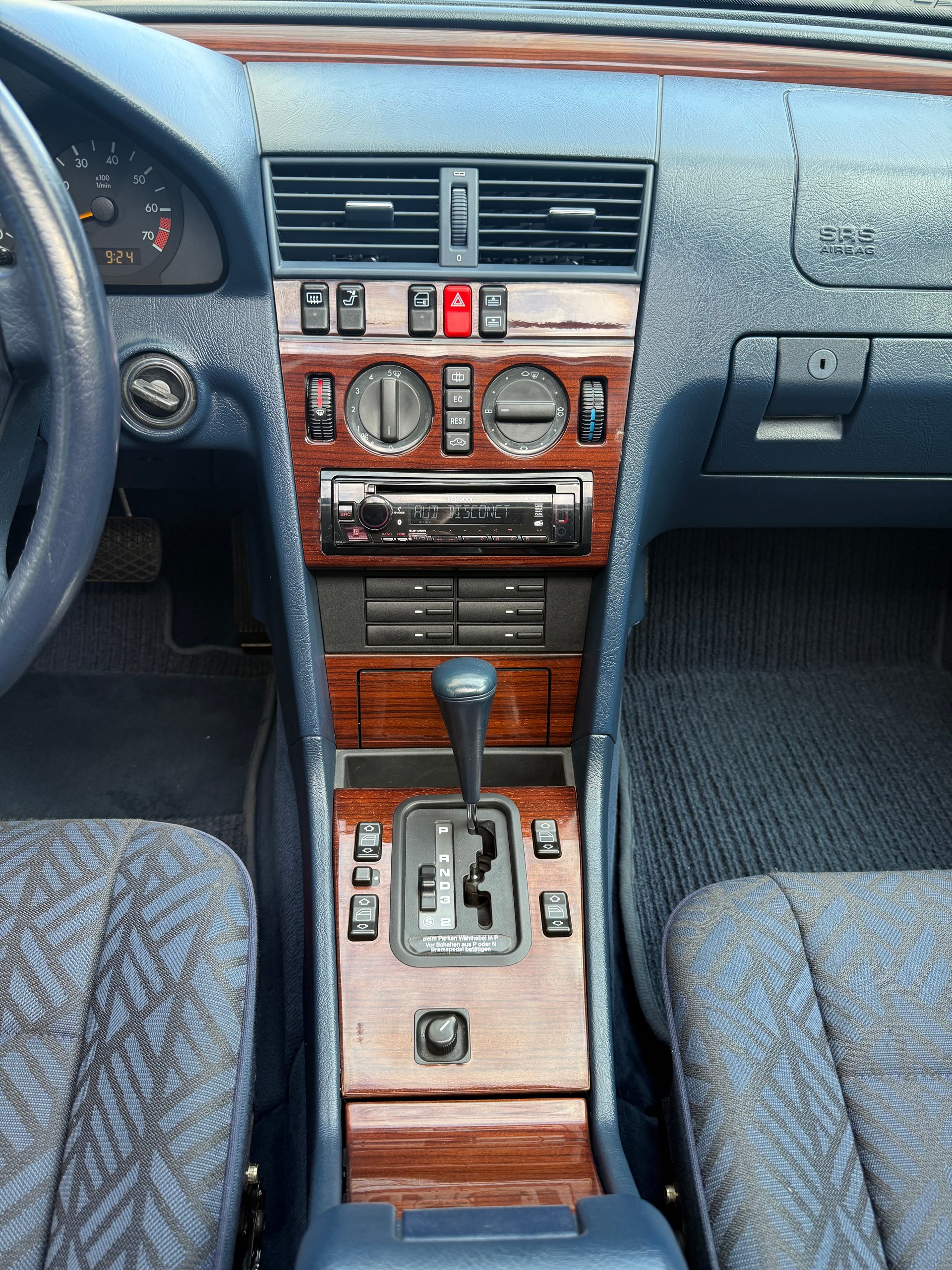 MERCEDES-BENZ C 220 Elégance-image-12