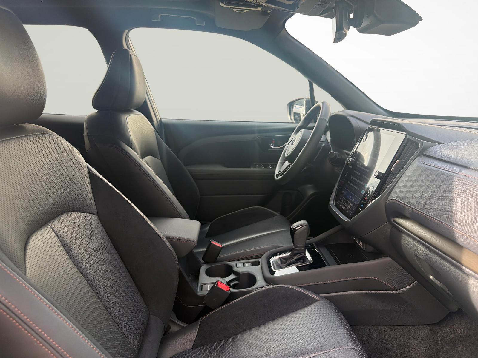 SUBARU Forester Station 2.0i e-Boxer Luxury-image-9