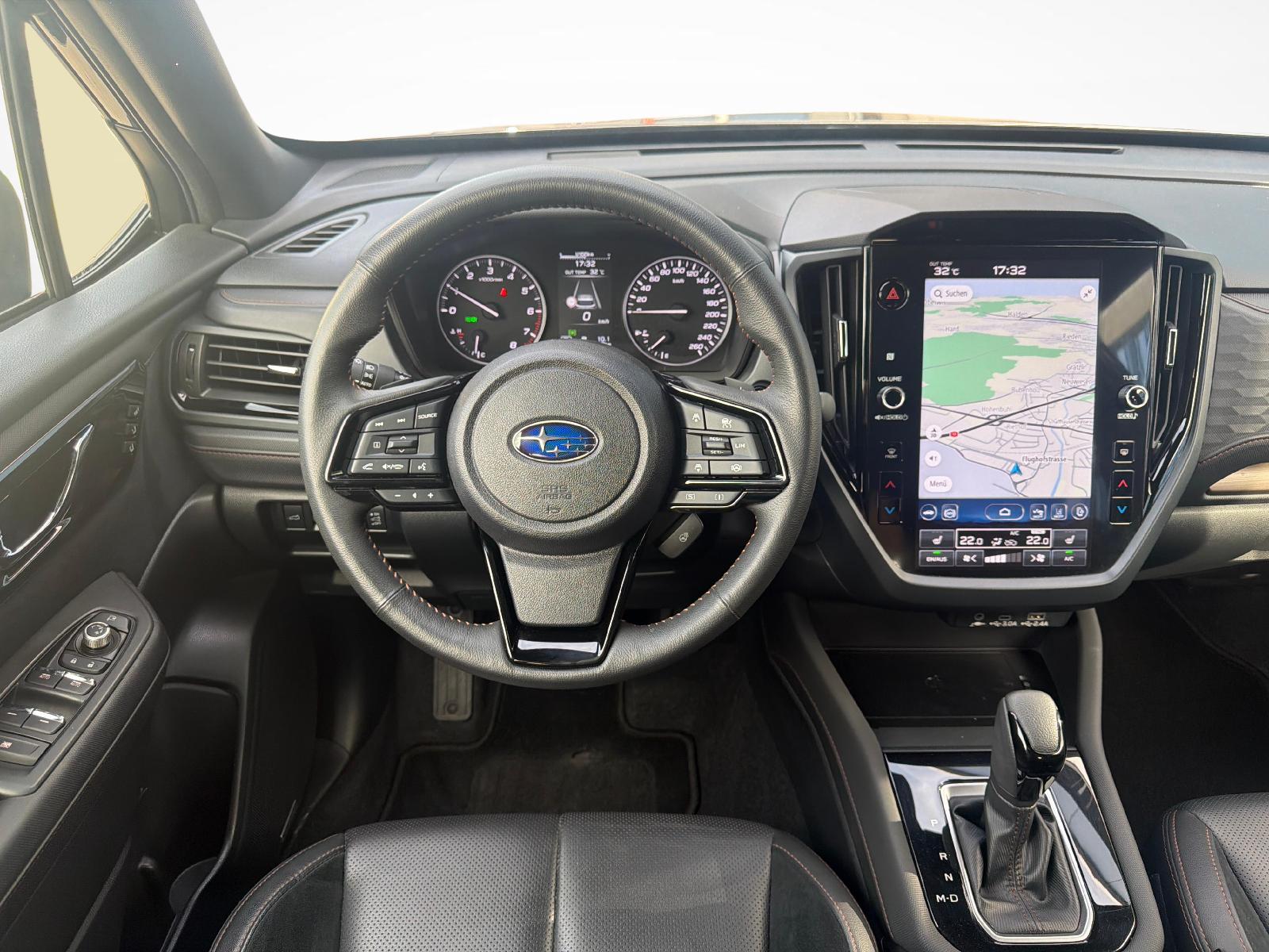 SUBARU Forester Station 2.0i e-Boxer Luxury-image-14
