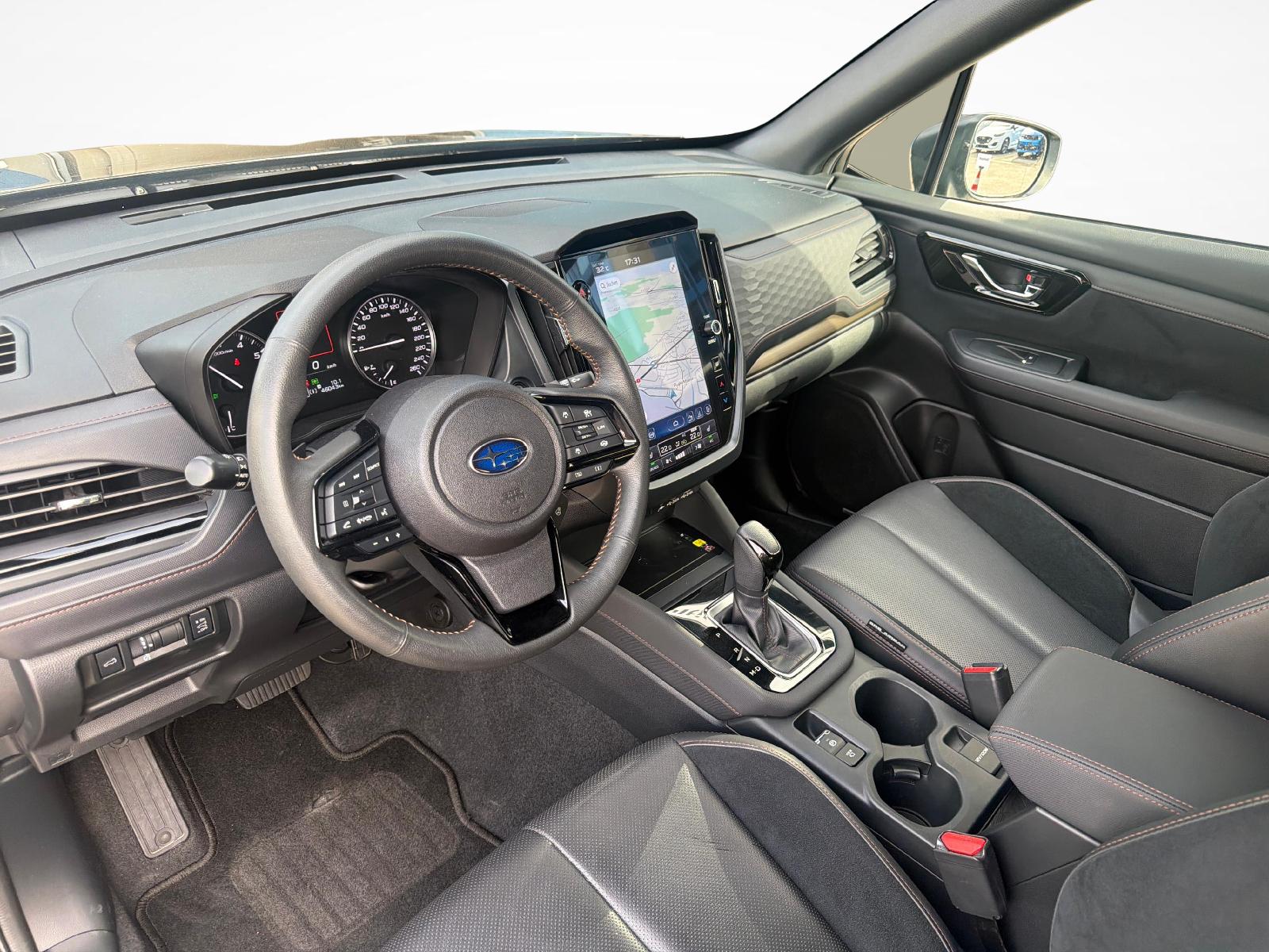 SUBARU Forester Station 2.0i e-Boxer Luxury-image-13