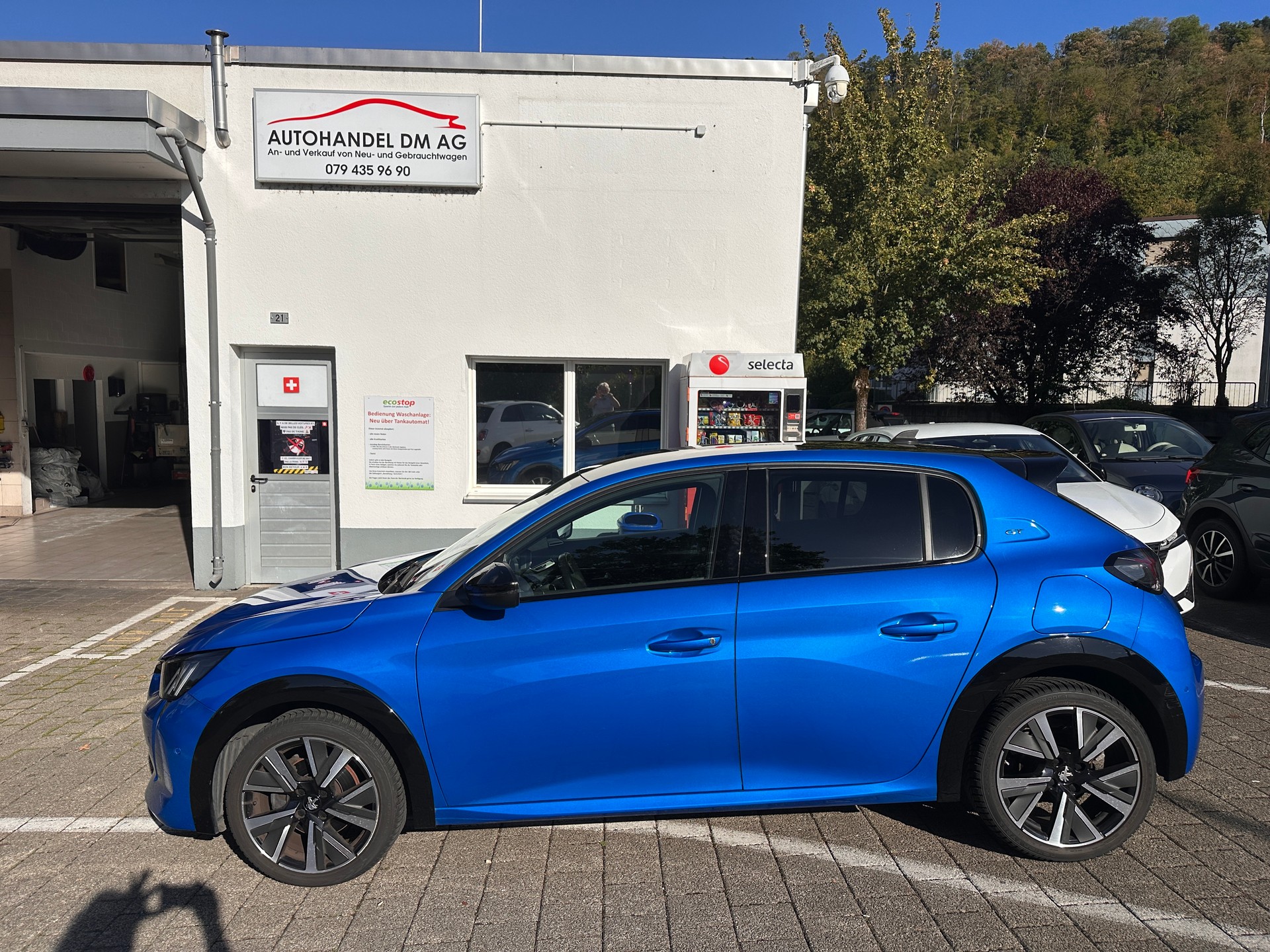 PEUGEOT 208 1.2 PureTech GT EAT8-showroom-element-1