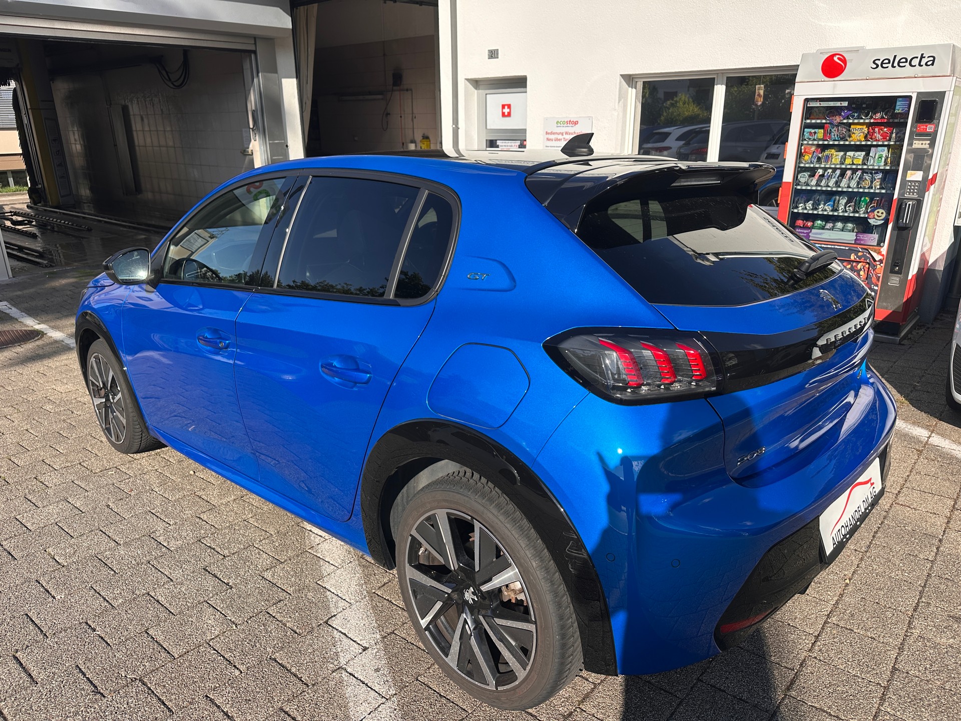 PEUGEOT 208 1.2 PureTech GT EAT8-showroom-element-2