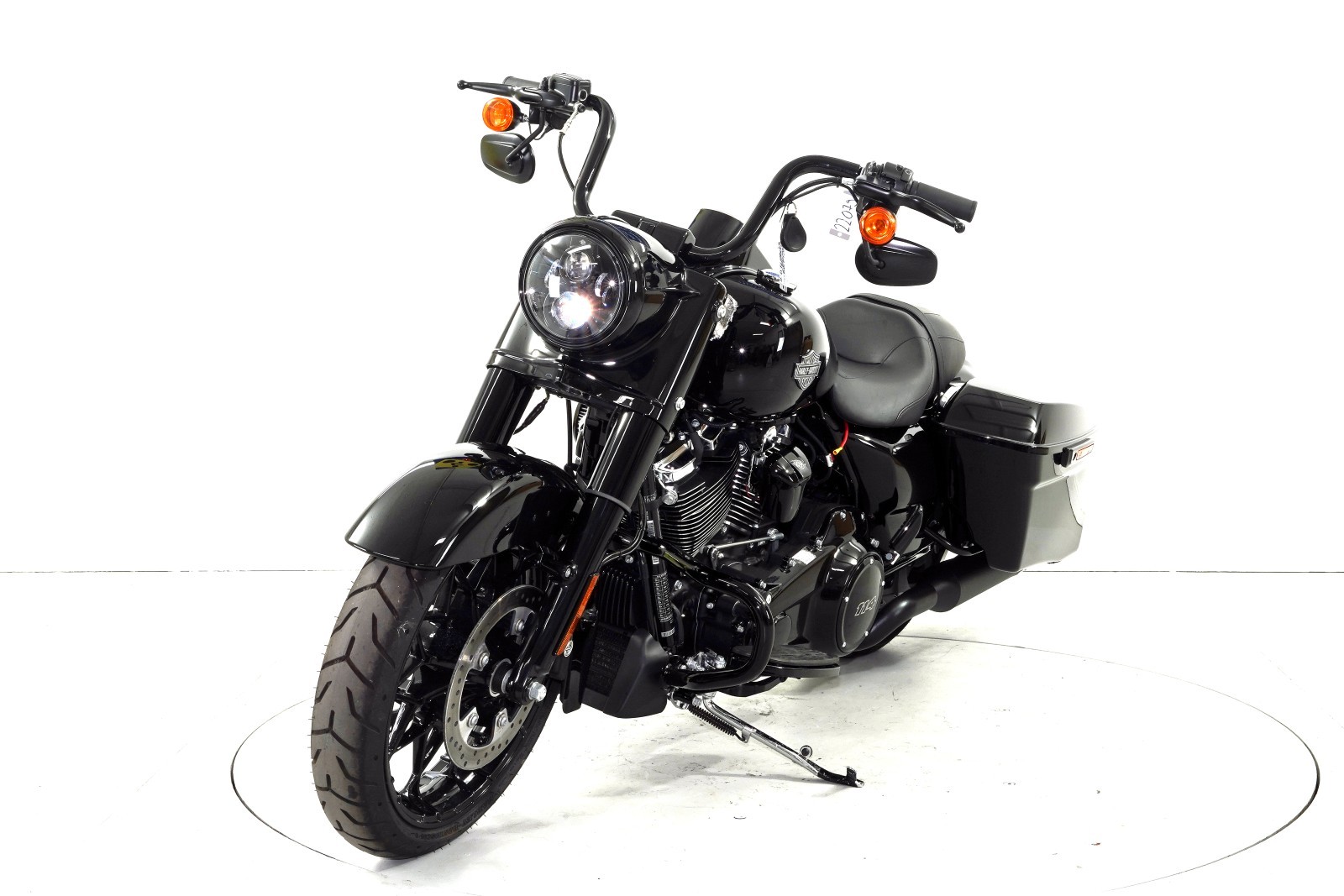 HARLEY-DAVIDSON FLHRXS ABS-showroom-element-2
