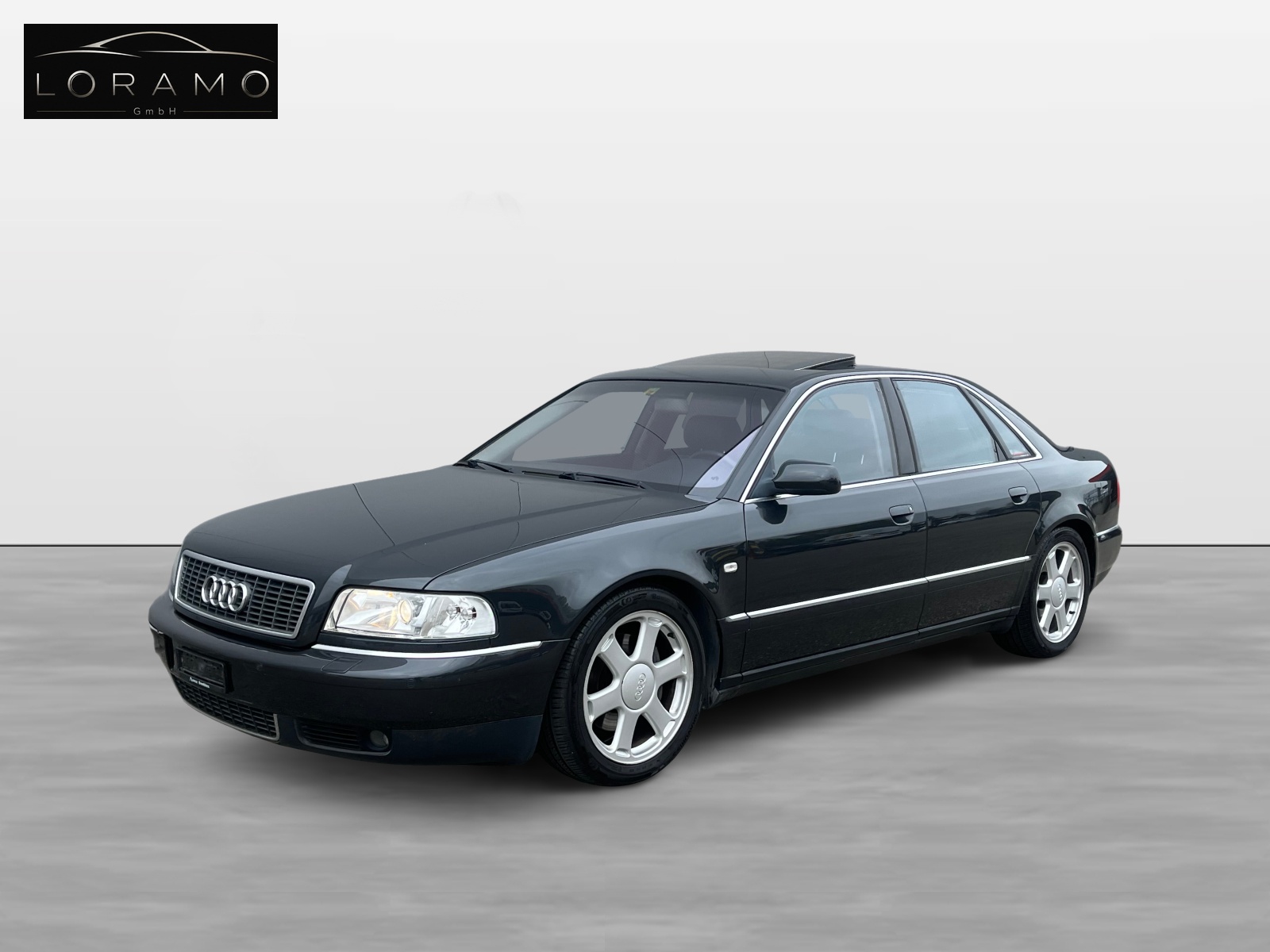 AUDI S8-showroom-element-3