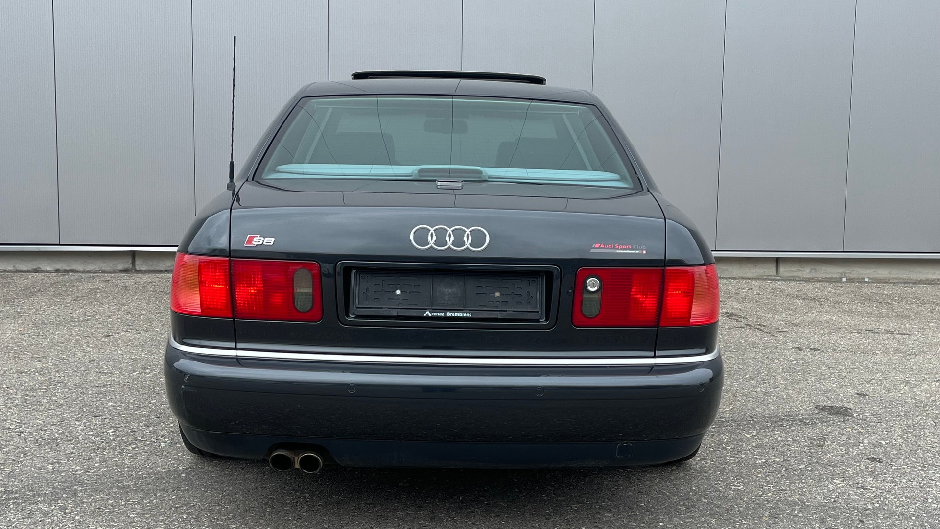 AUDI S8-image-6