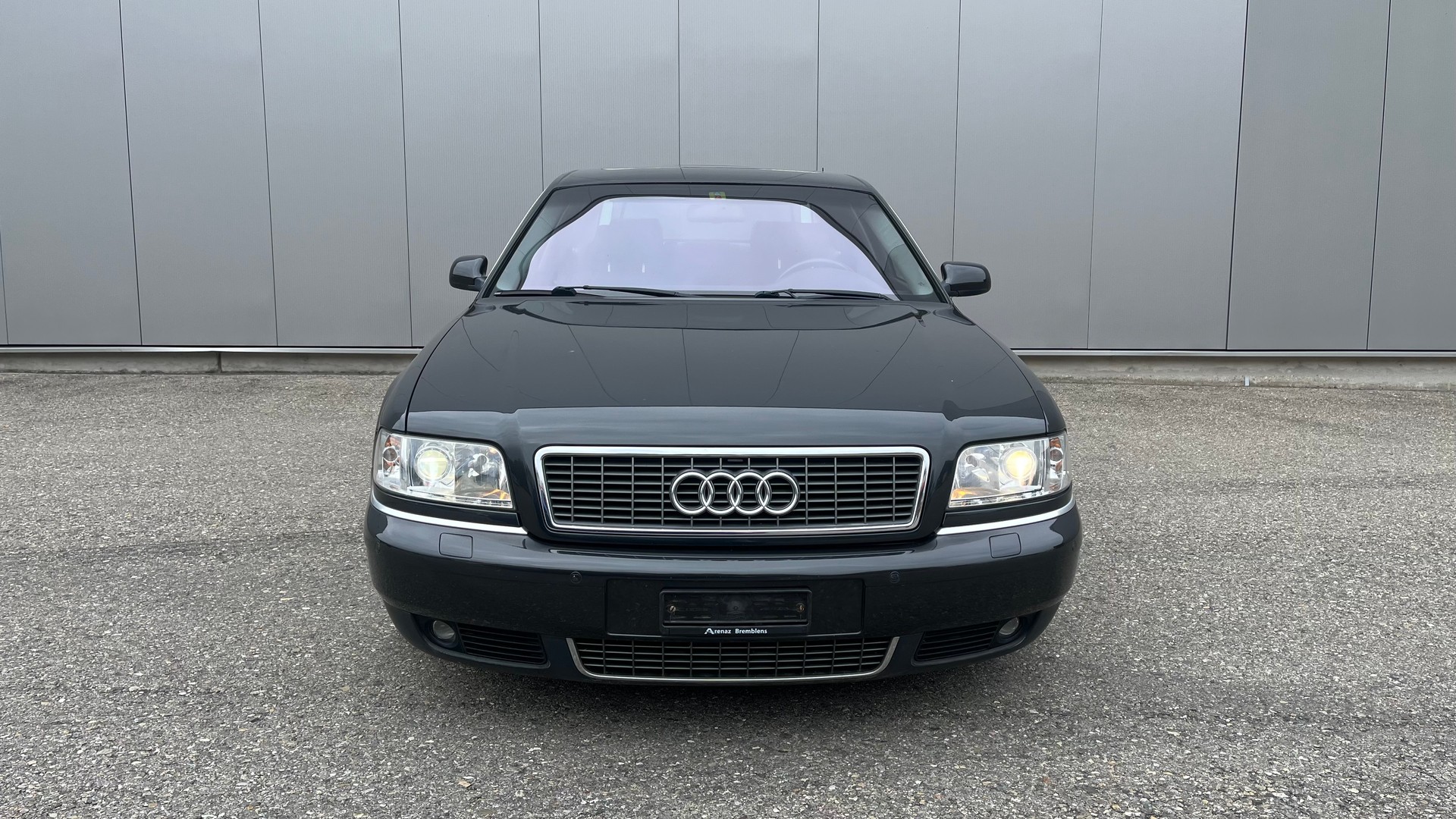AUDI S8-image-2