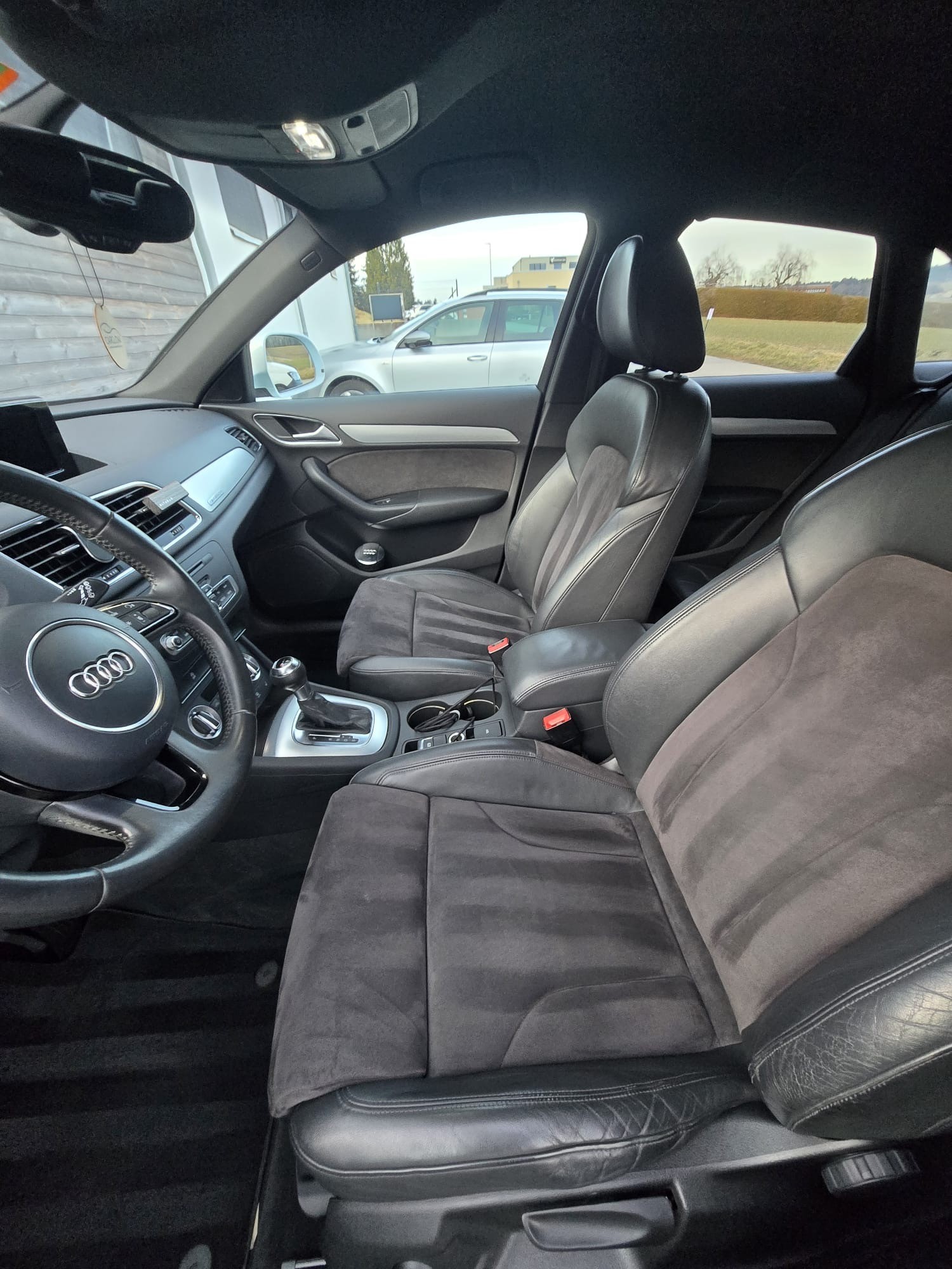 AUDI Q3 2.0 TFSI quattro S-Tronic - ABT-image-4