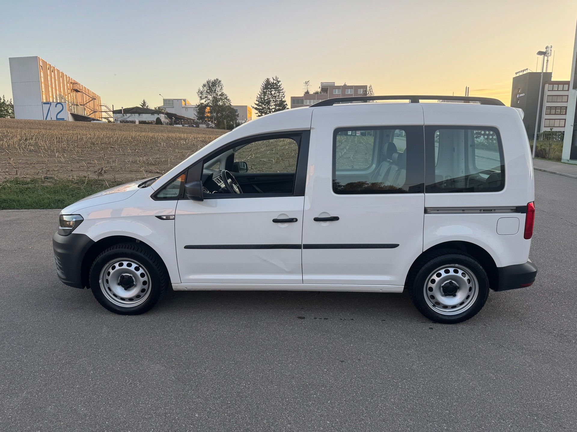 VW Caddy 2.0 TDI Beach Liberty-image-4