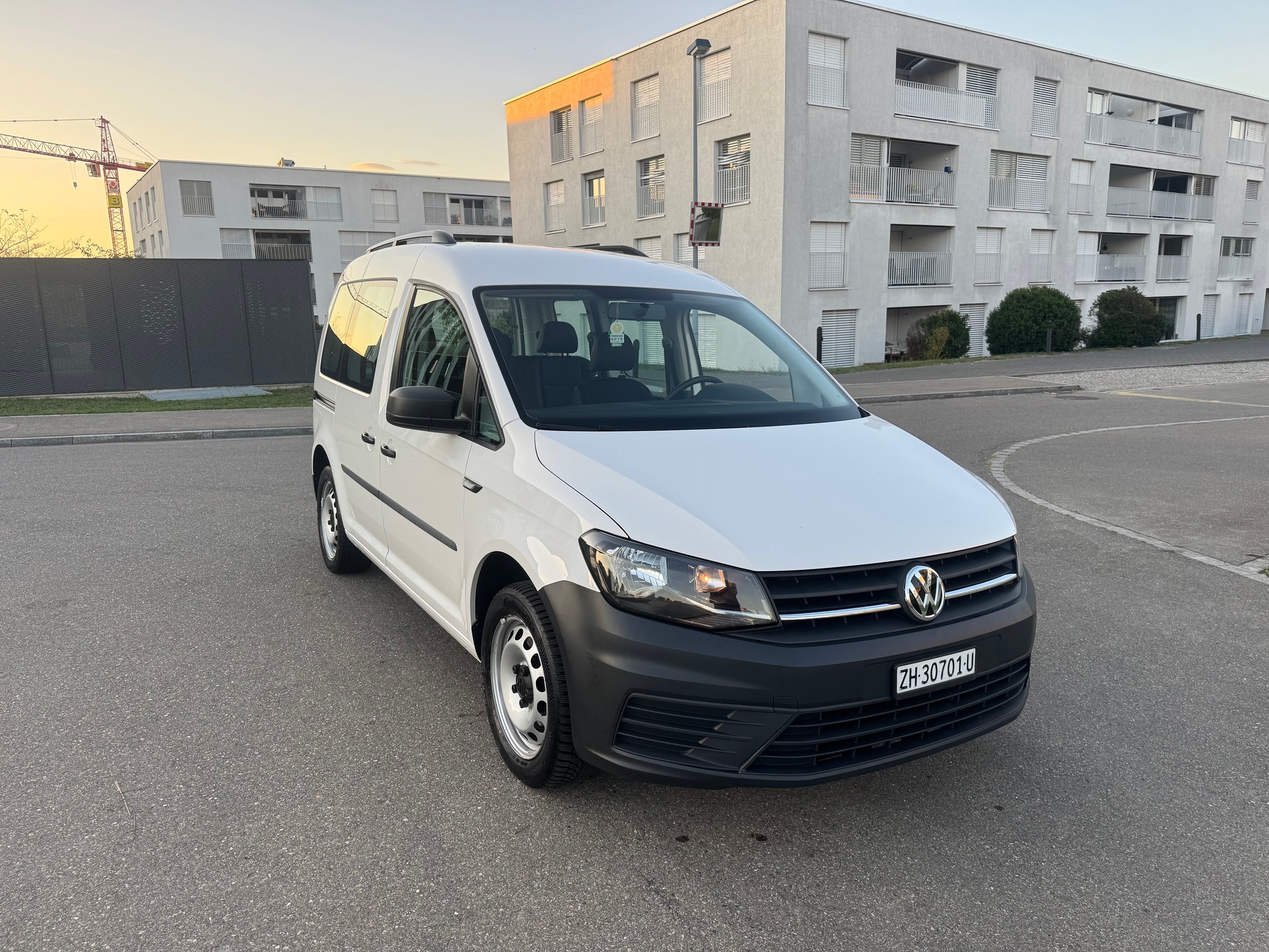 VW Caddy 2.0 TDI Beach Liberty-image-5