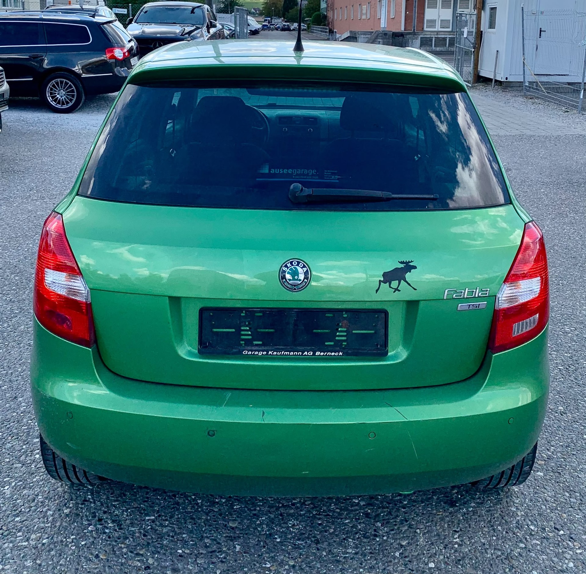 SKODA Fabia 1.2 TSI Family Limousine (Klimatronik * Alufelgen * Radio CD * Sensoren * BO5)-image-2