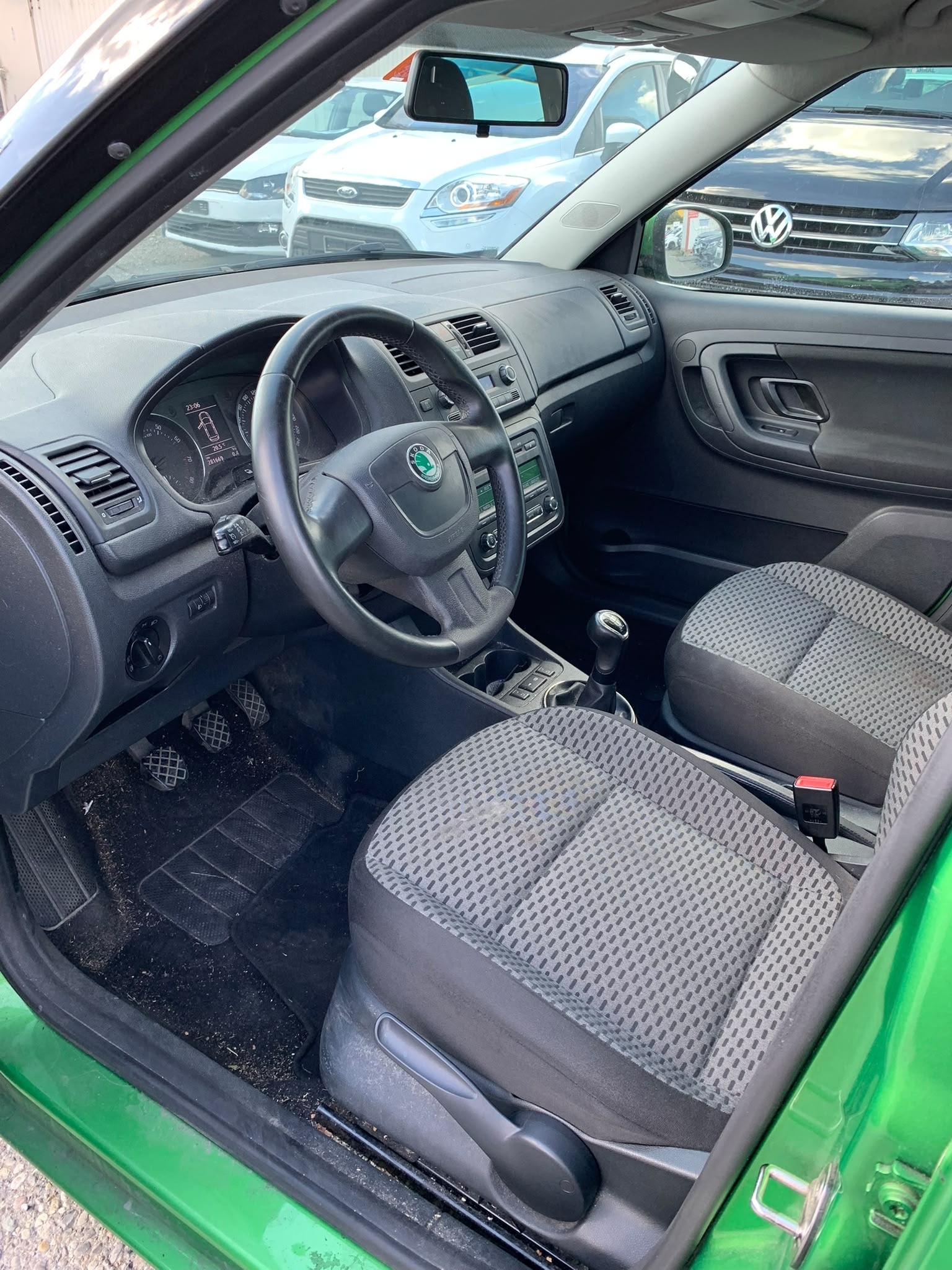 SKODA Fabia 1.2 TSI Family Limousine (Klimatronik * Alufelgen * Radio CD * Sensoren * BO5)-image-12